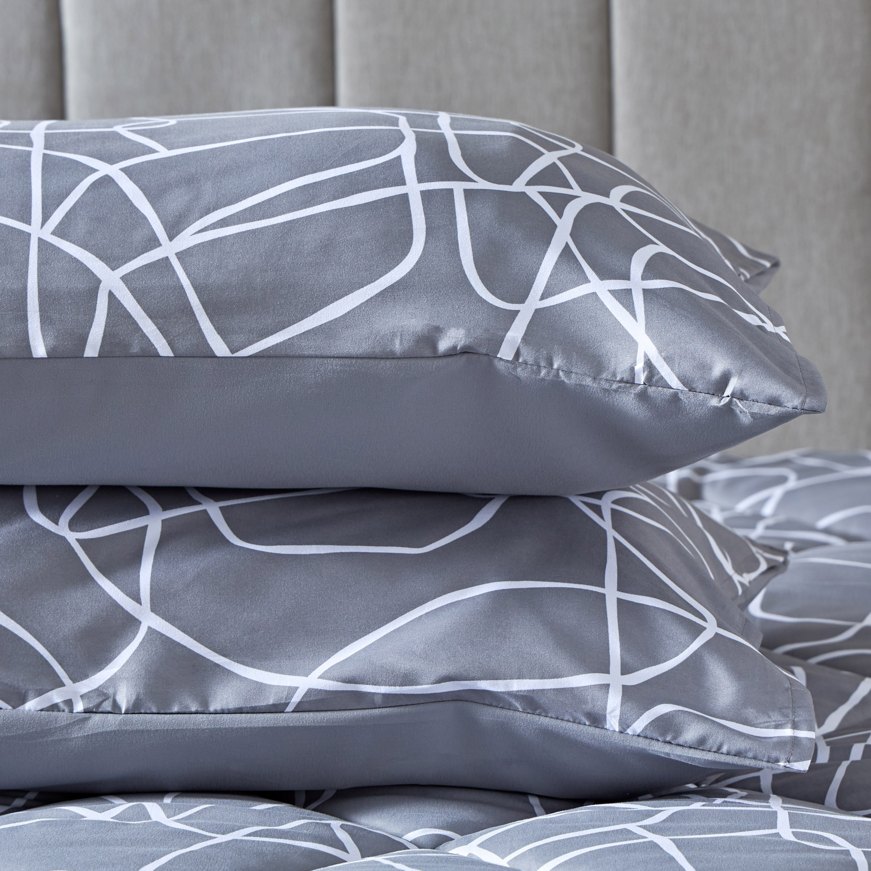 طقم لحاف كينج على الوجهين من الألياف الدقيقة 3 قطع كوهمو من مدريد - 220x240 سم-hbxhomeware-hbxbedroom-image-7