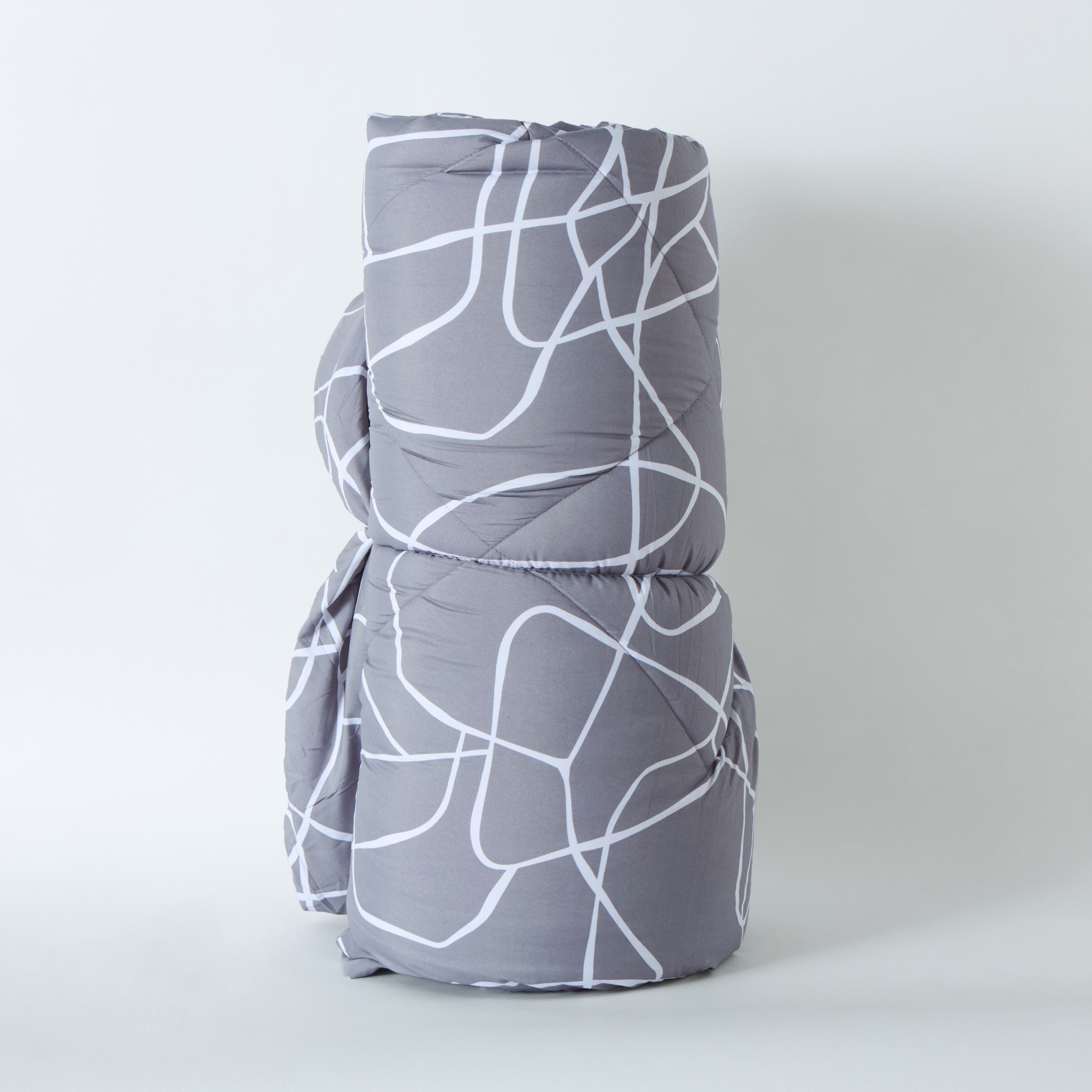 طقم لحاف كينج على الوجهين من الألياف الدقيقة 3 قطع كوهمو من مدريد - 220x240 سم-hbxhomeware-hbxbedroom-image-9
