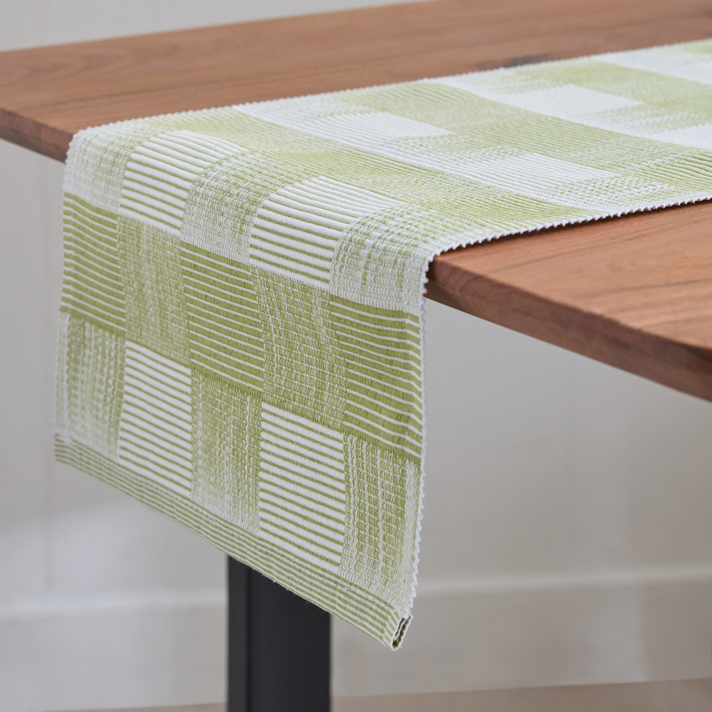 مفرش مربعات - 33x120 سم-hbxdecorandfurnishings-homefurnishings-tablelinens-image-3