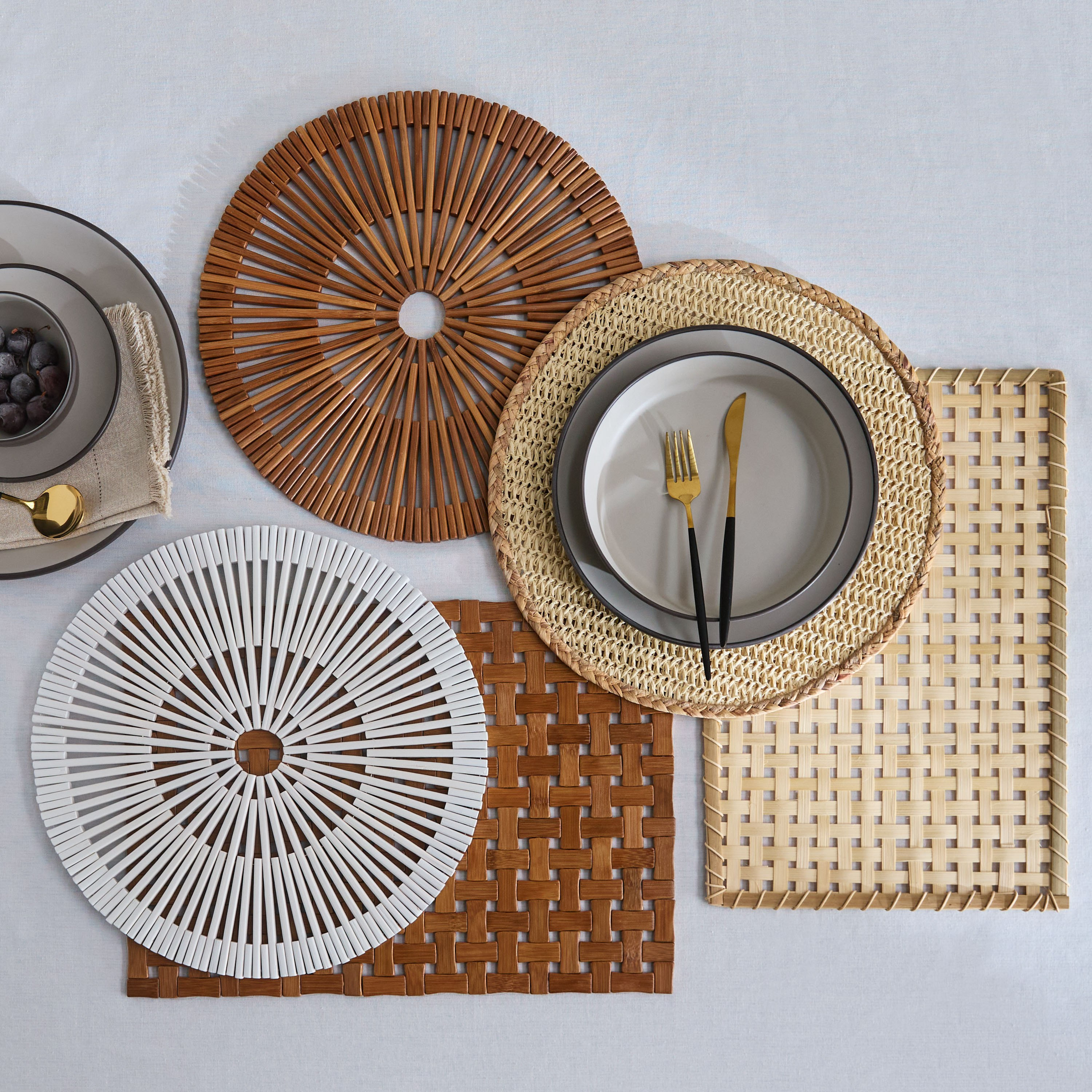 لبادة صحون من الورق والزنبق من كانكرافت - 38 سم-hbxdecorandfurnishings-homefurnishings-tablelinens-image-4
