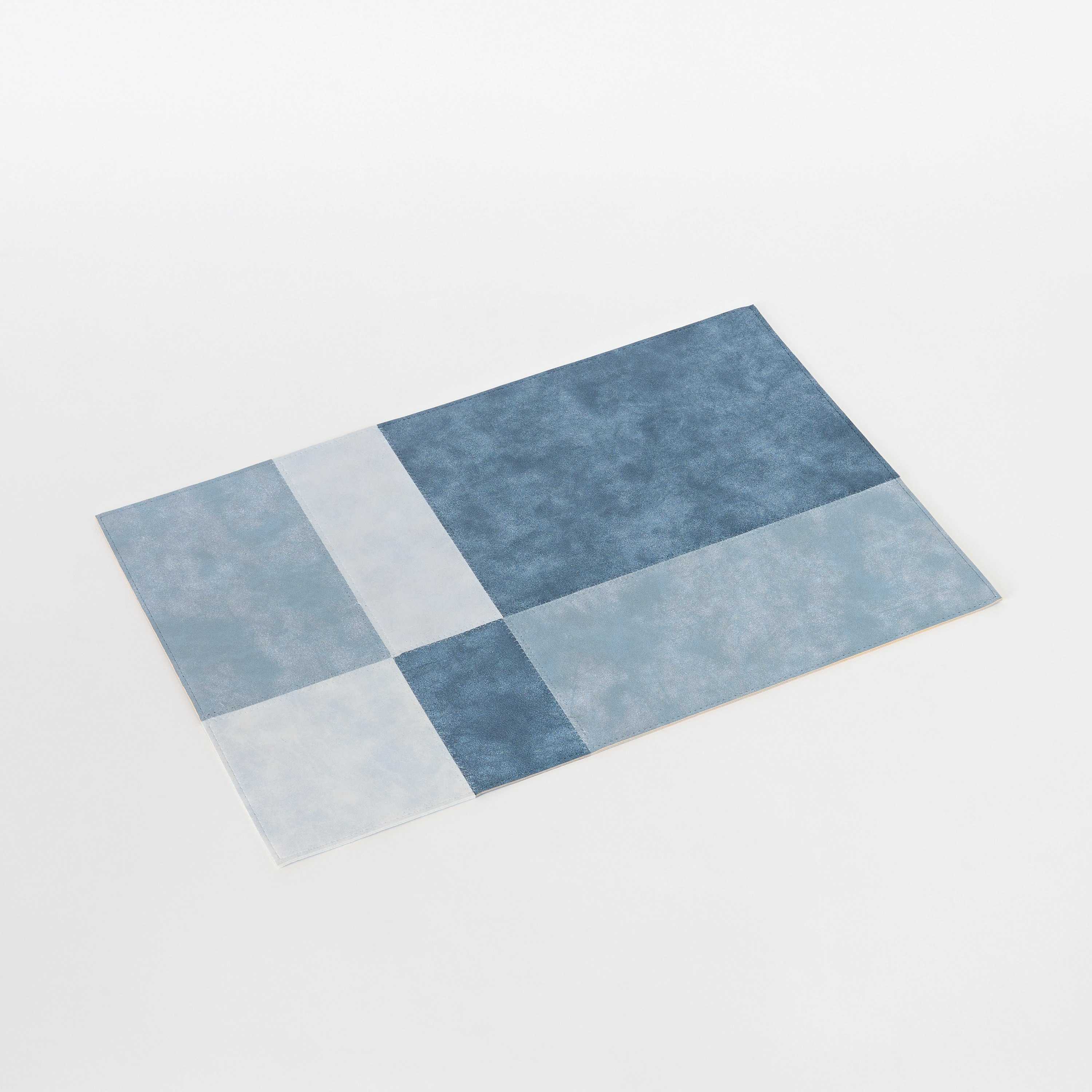 لبادة صحون جلد صناعي من ماركو - 30x45 سم-hbxdecorandfurnishings-homefurnishings-tablelinens-image-5