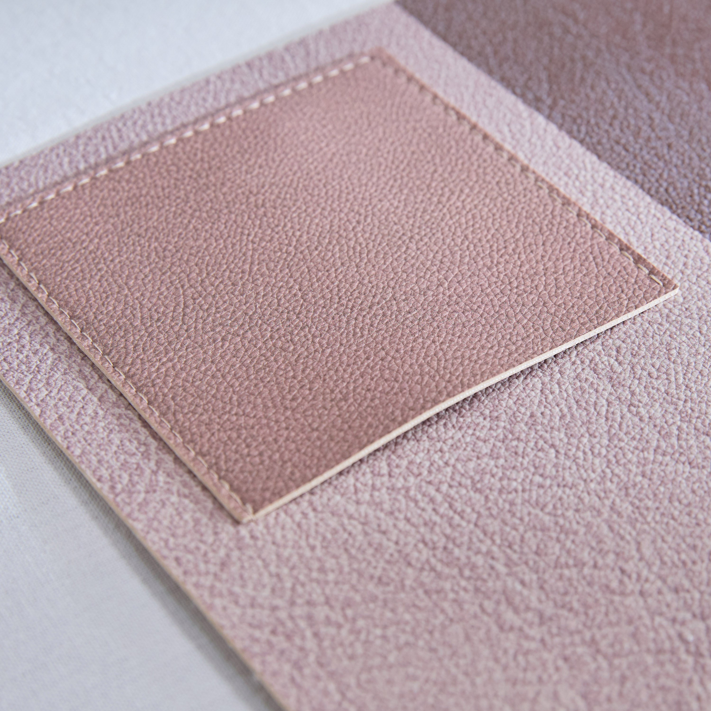 لبادة صحون جلد صناعي من ماركو - 33x45 سم-hbxdecorandfurnishings-homefurnishings-tablelinens-image-3