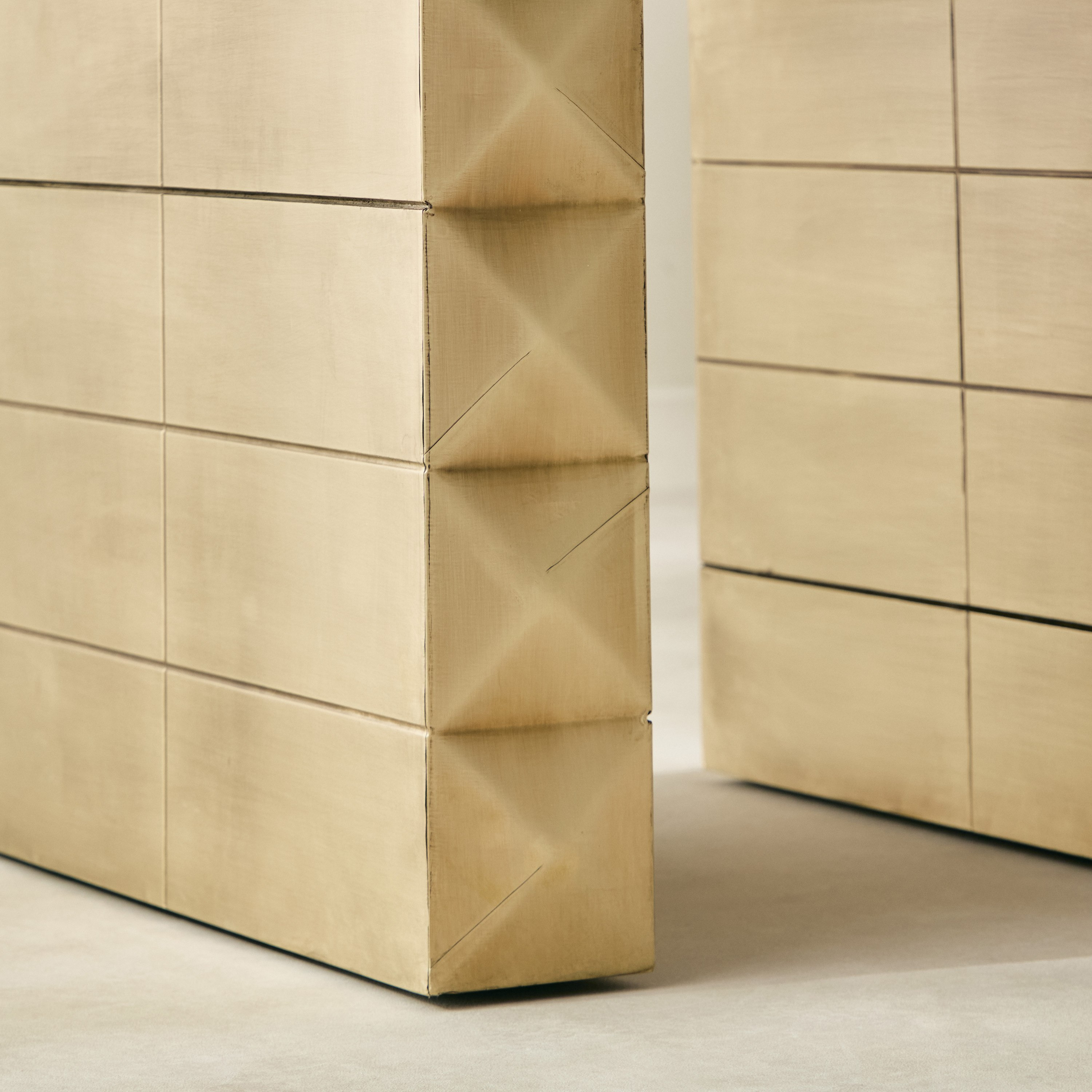 طاولة جانبية مطلية بالنحاس - بريزما من كافون-hbxfurniture-livingroom-endtables-image-5