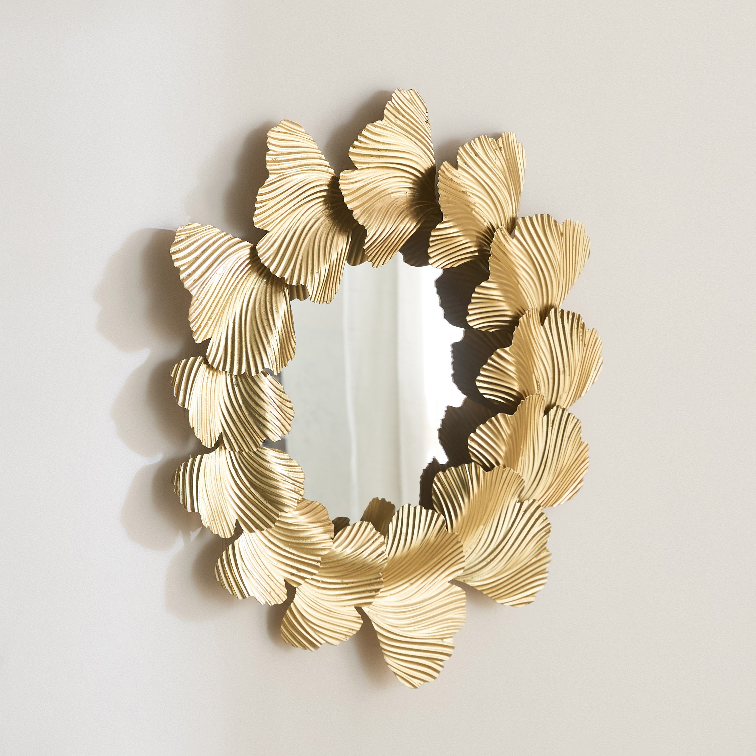 مرآة حائط فاخرة من المعدن شديد التحمل بتصميم ورق الشجر من ديلب - 69.2x74.3x6.4 سم-hbxhomeware-hbxdecorandfurnishings-image-1