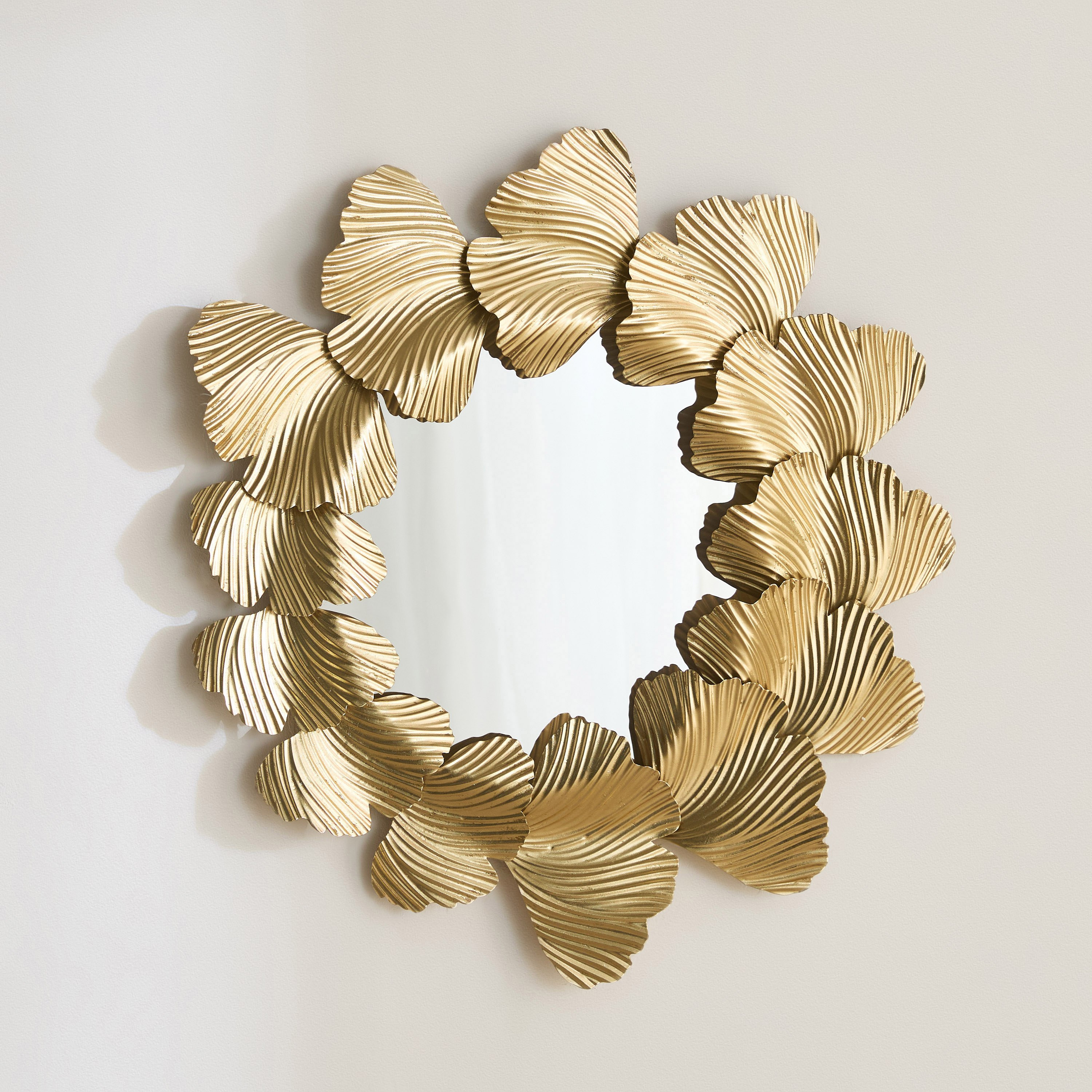مرآة حائط فاخرة من المعدن شديد التحمل بتصميم ورق الشجر من ديلب - 69.2x74.3x6.4 سم-hbxhomeware-hbxdecorandfurnishings-image-2