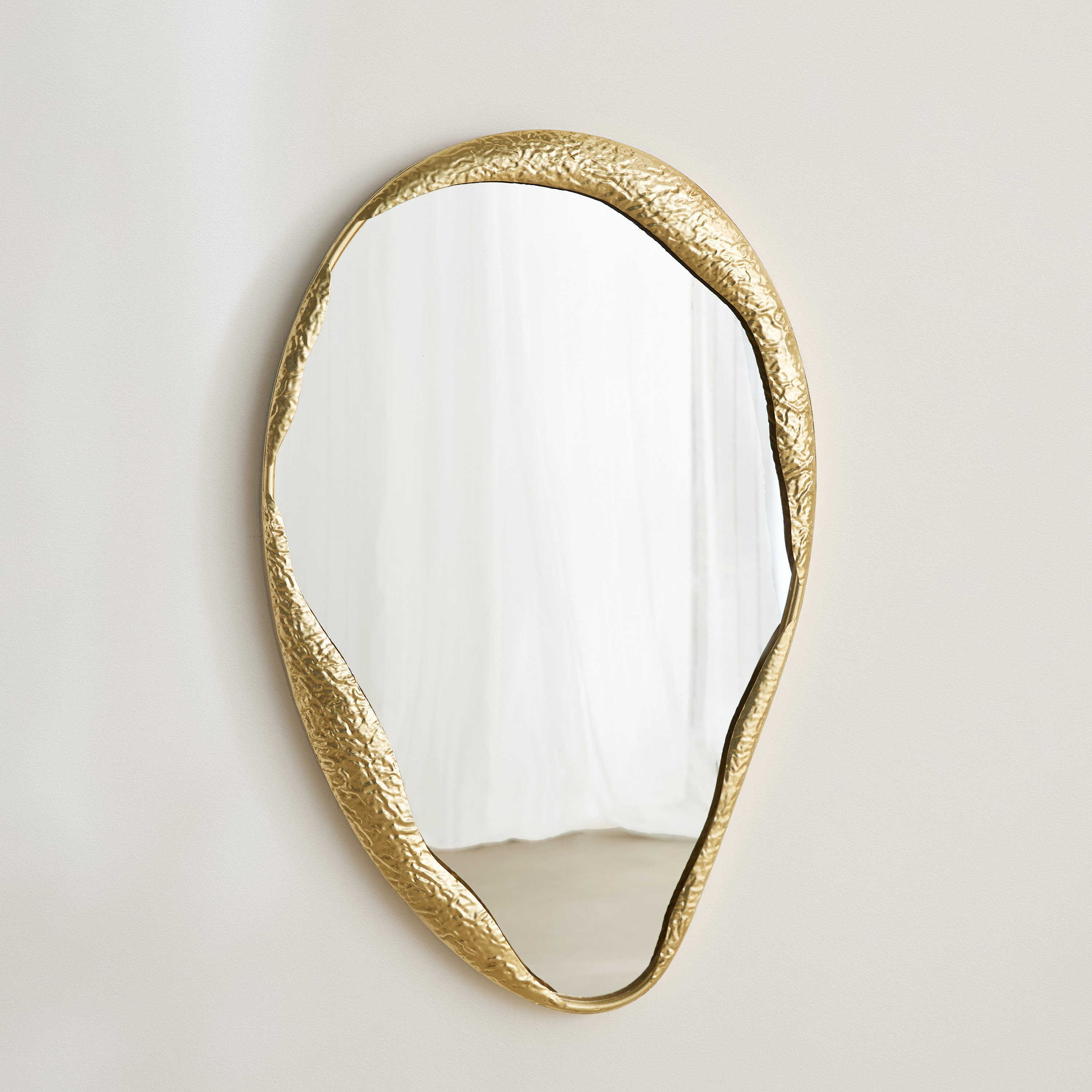 مرآة حائط فاخرة من المعدن شديد التحمل بتصميم بيضاوي من ديلب - 61.6x96.5x5.7 سم-hbxhomeware-hbxdecorandfurnishings-image-2