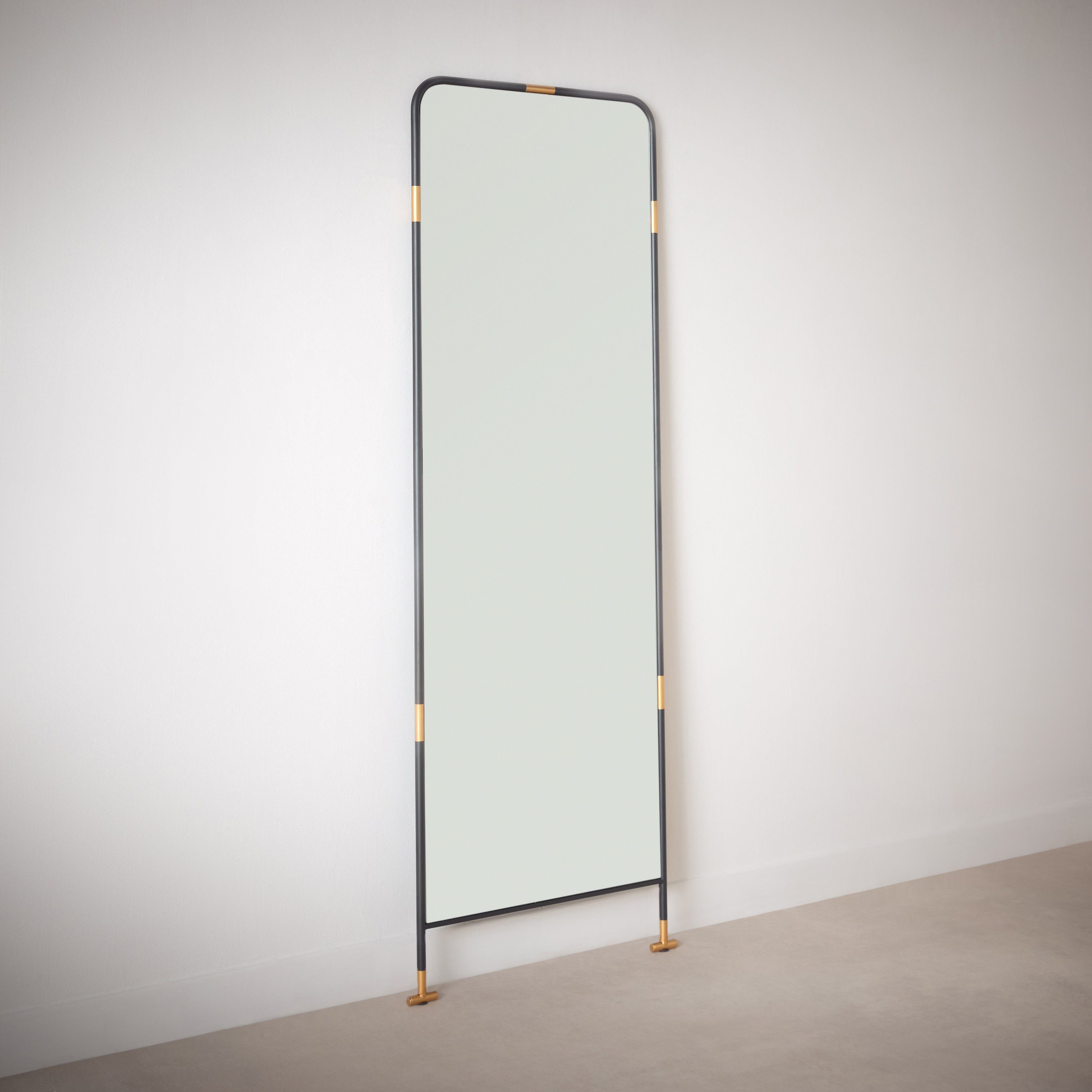 مرآة لينيار بإطار معدني من فريسكو - 56x165 سم-hbxhomeware-hbxdecorandfurnishings-image-1