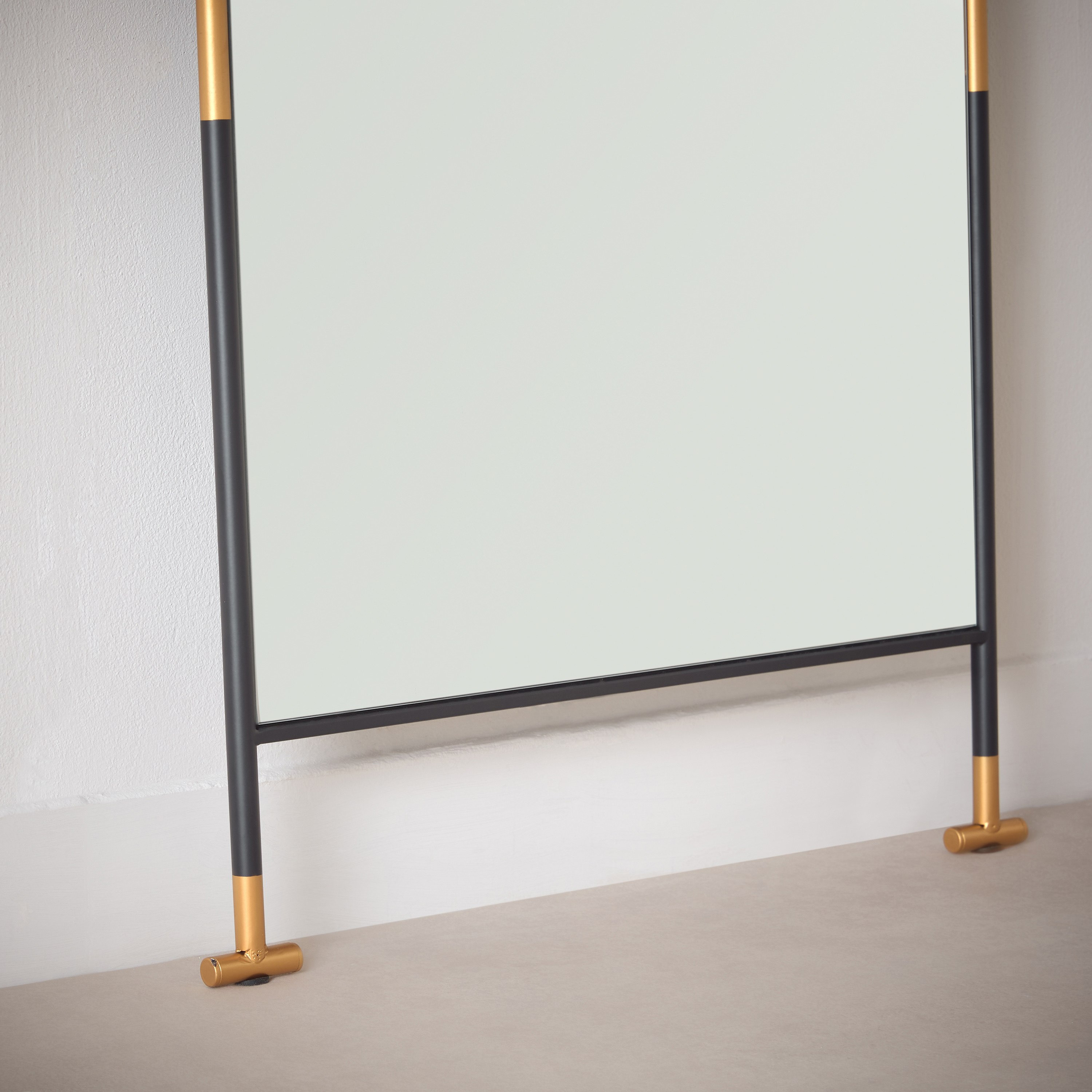 مرآة لينيار بإطار معدني من فريسكو - 56x165 سم-hbxhomeware-hbxdecorandfurnishings-image-3