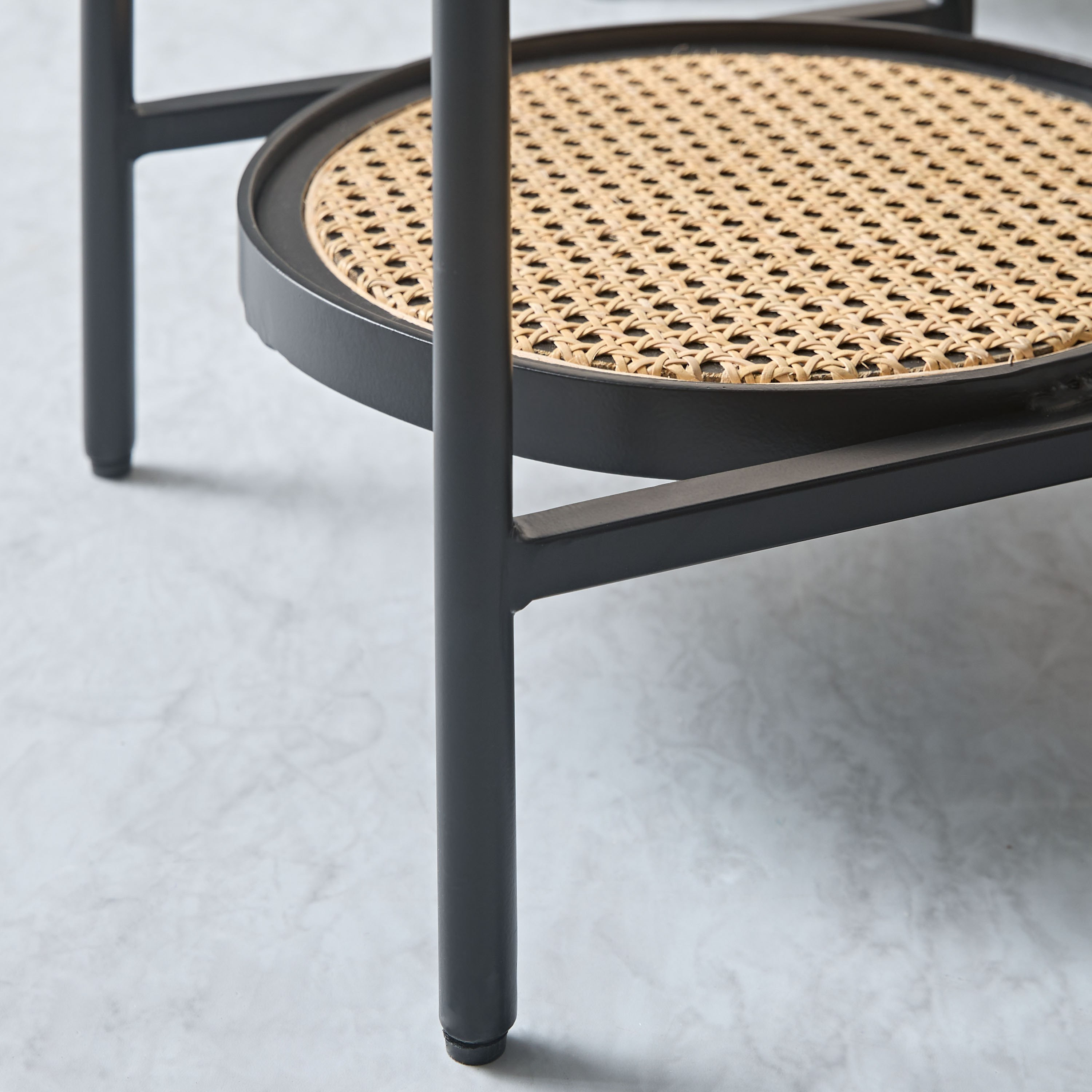 طاولة جانبية من الخشب الصلب - إنّا روطان من فيندرا-hbxfurniture-livingroom-endtables-image-5