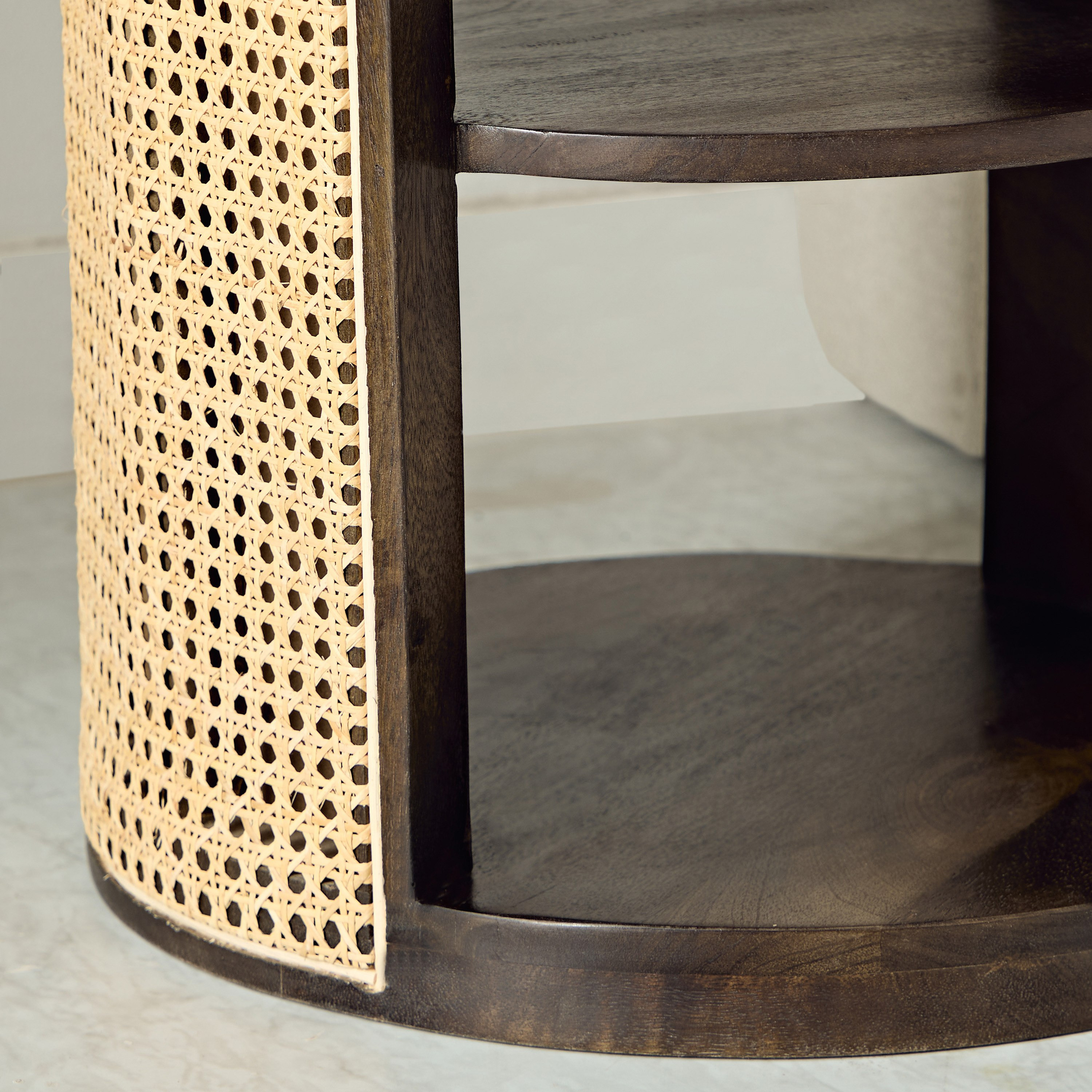 طاولة جانبية من الخشب الصلب بسطح من الرخام الأصلي - روطان باي من فيندرا-hbxfurniture-livingroom-endtables-image-3