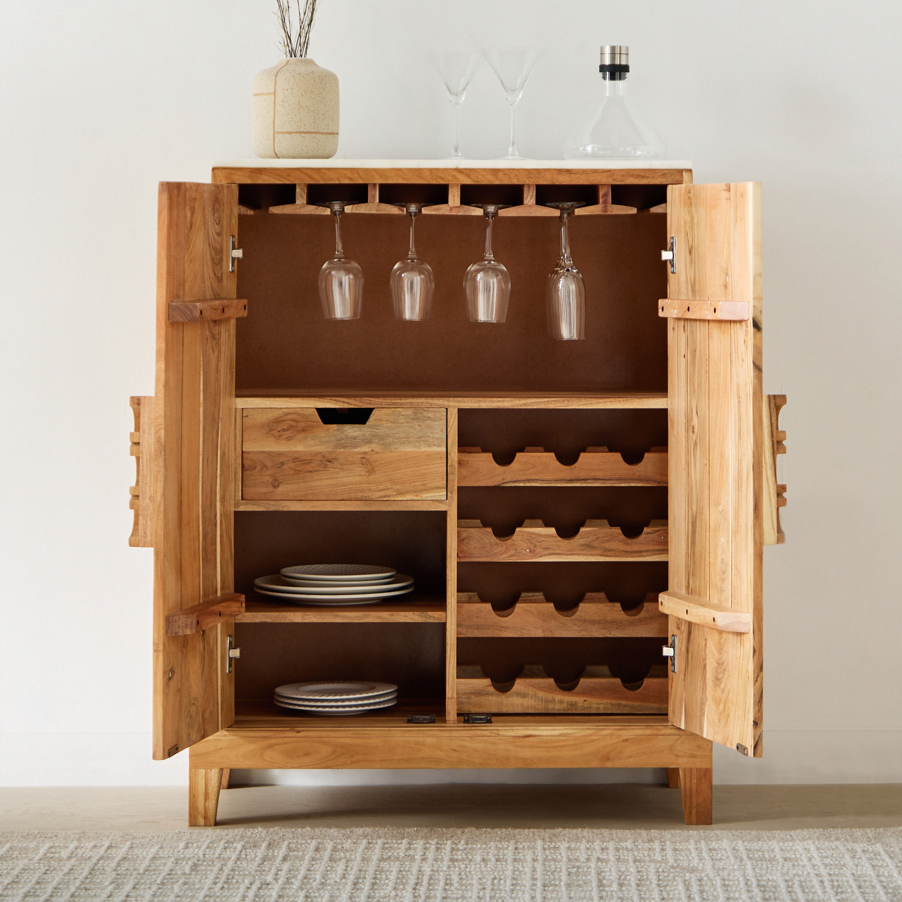 خزانة مشرب من الخشب الصلب بسطح من الرخام الأصلي - ميدتاون من فيندرا-hbxfurniture-diningroom-barcountersandbarstools-image-3