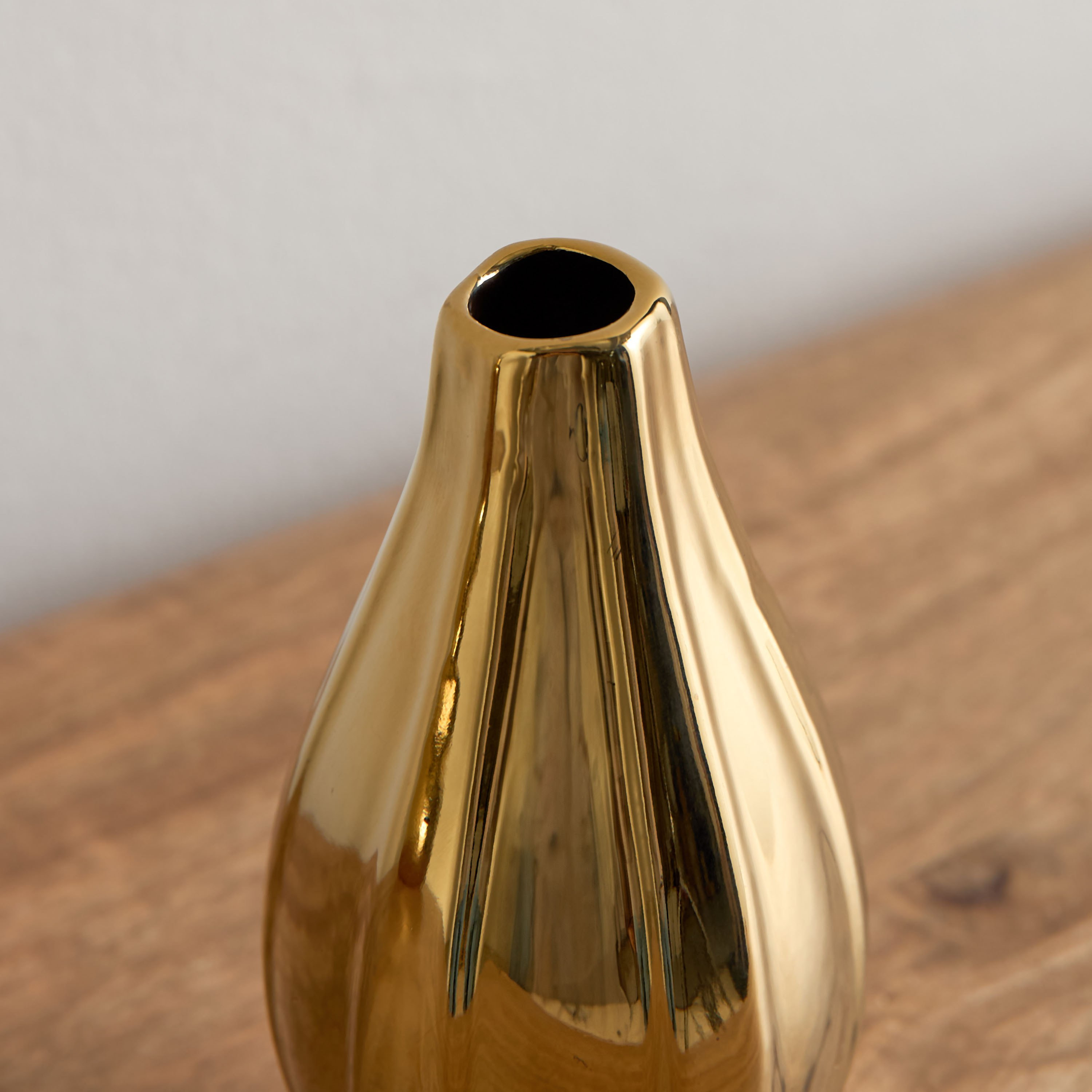 مزهرية سيراميك فيوز - 7.5x7.5x14 سم-hbxhomeware-hbxdecorandfurnishings-image-3