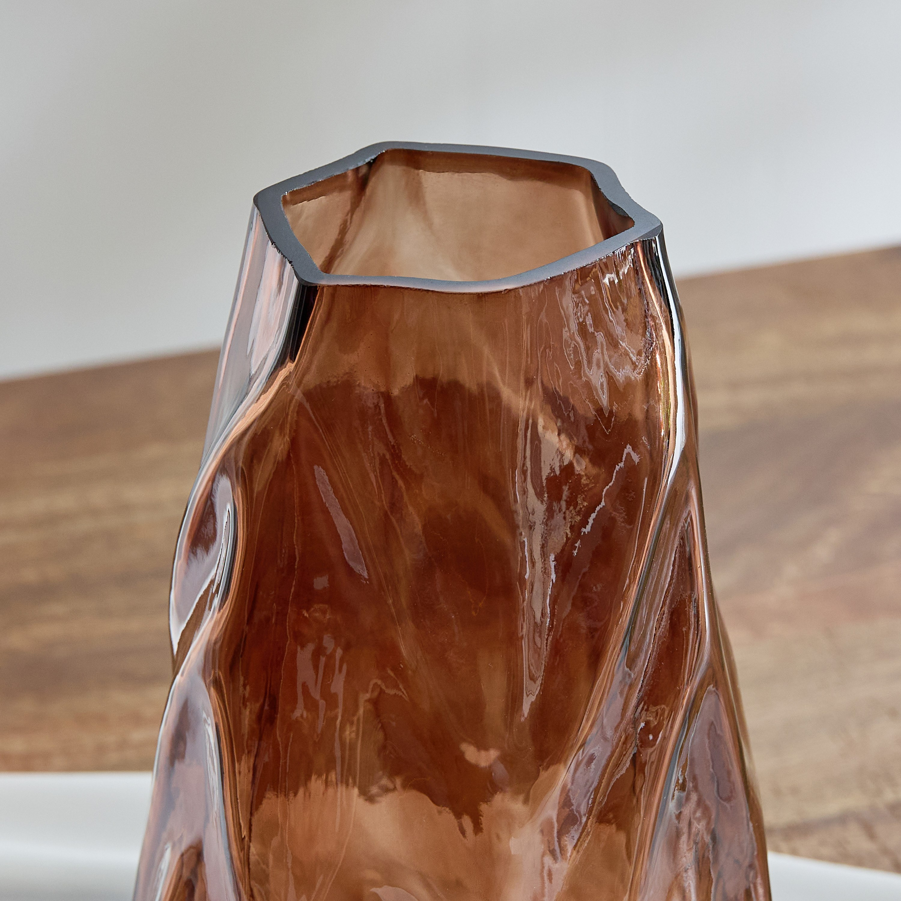 مزهرية زجاجية عضوية من أودن- 15x15x28 سم-hbxhomeware-hbxdecorandfurnishings-image-3