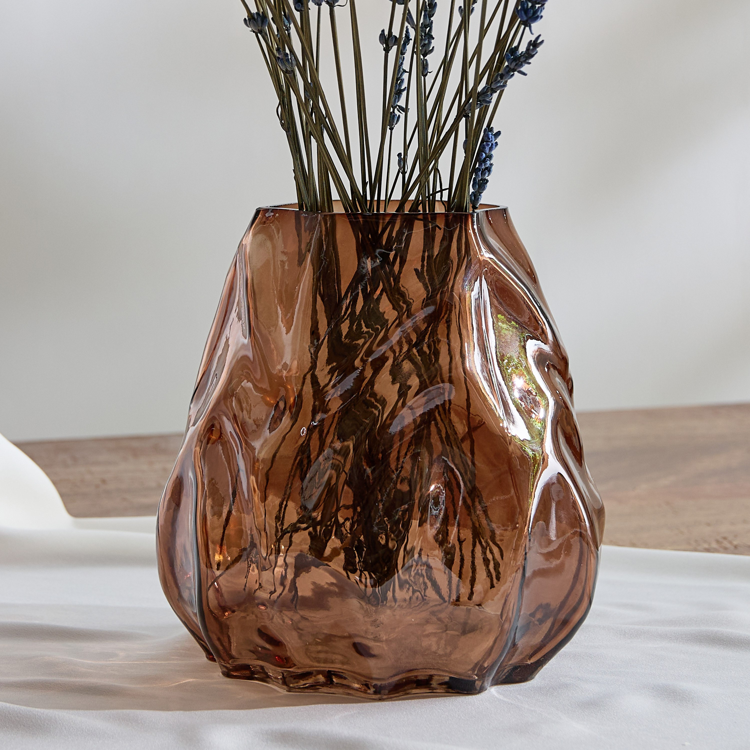 مزهرية زجاجية عضوية - بودن- 17x17x17.3 سم-hbxhomeware-hbxdecorandfurnishings-image-1