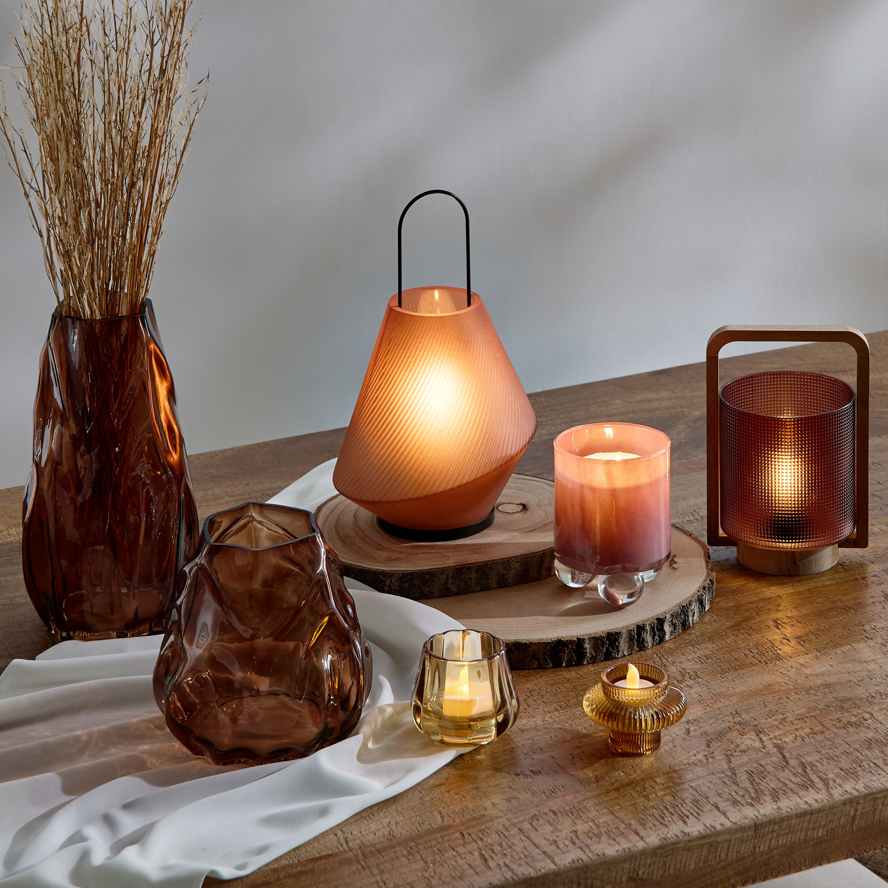 مزهرية زجاجية عضوية - بودن- 17x17x17.3 سم-hbxhomeware-hbxdecorandfurnishings-image-4