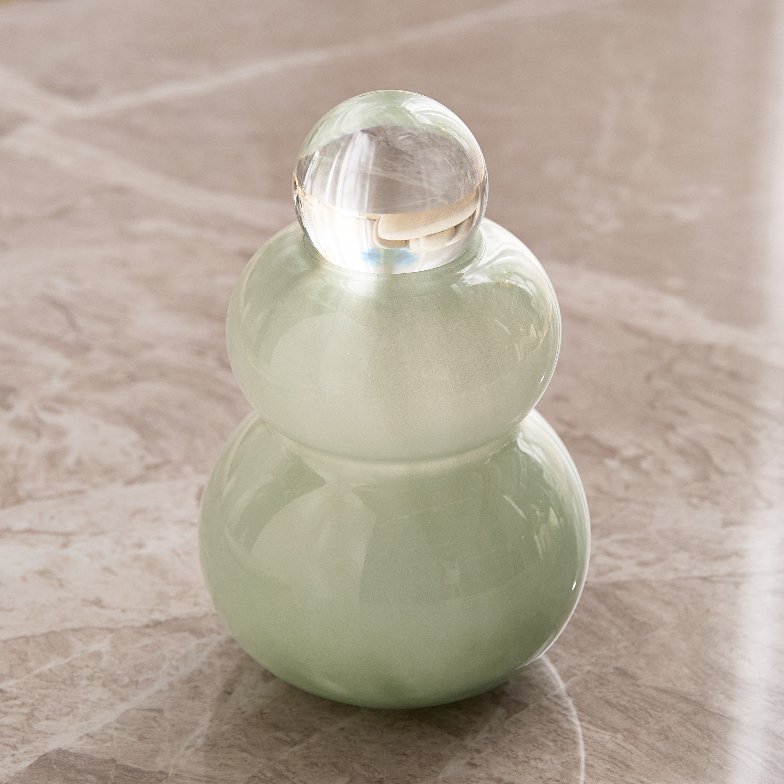 مزهرية زجاجية صغيرة بكرة زجاجية مستديرة من أودن - 9x9x16 سم-hbxhomeware-hbxdecorandfurnishings-image-2
