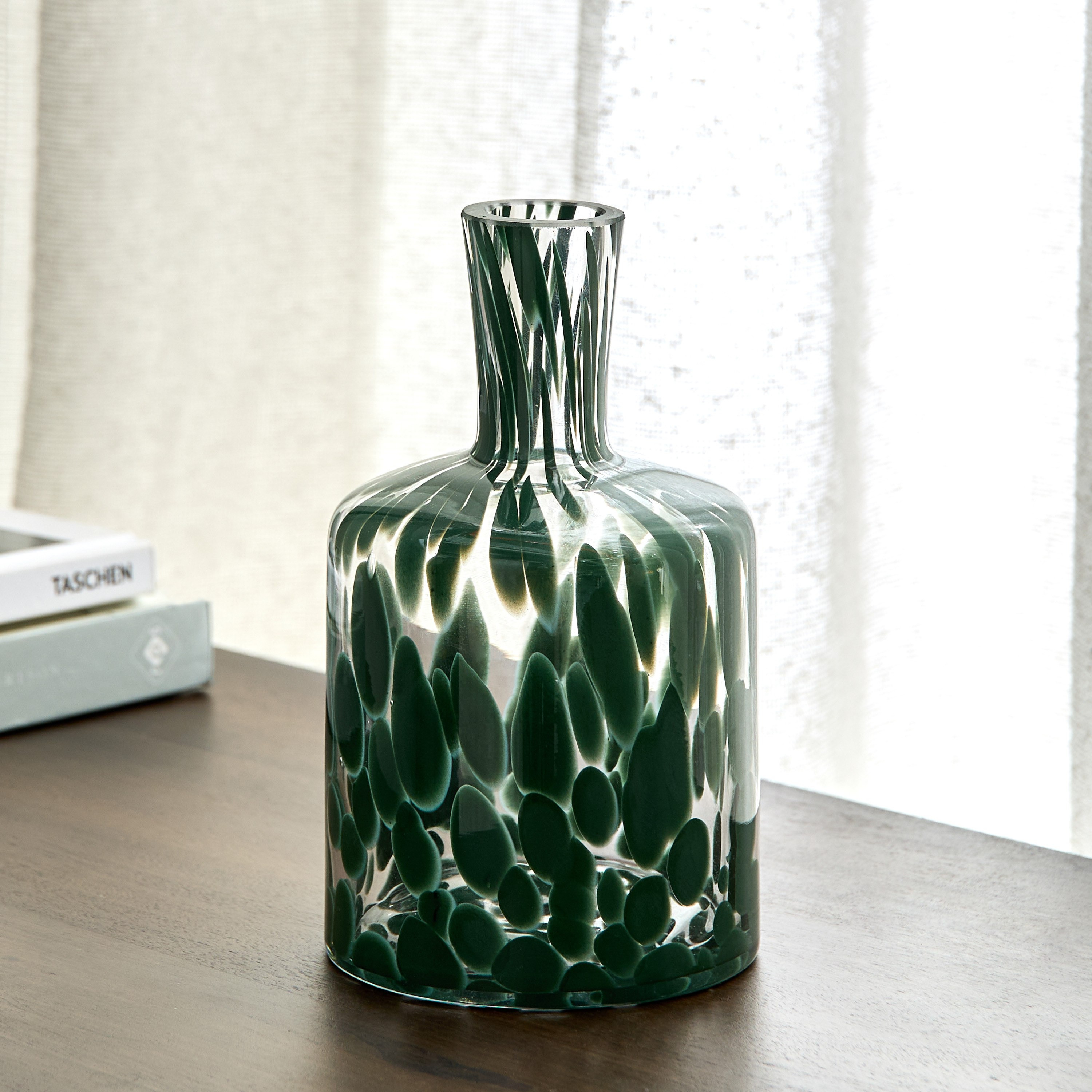 مزهرية زجاج مرقطة بفوهة قارورة من أودن - 10x10x17 سم-hbxhomeware-hbxdecorandfurnishings-image-2