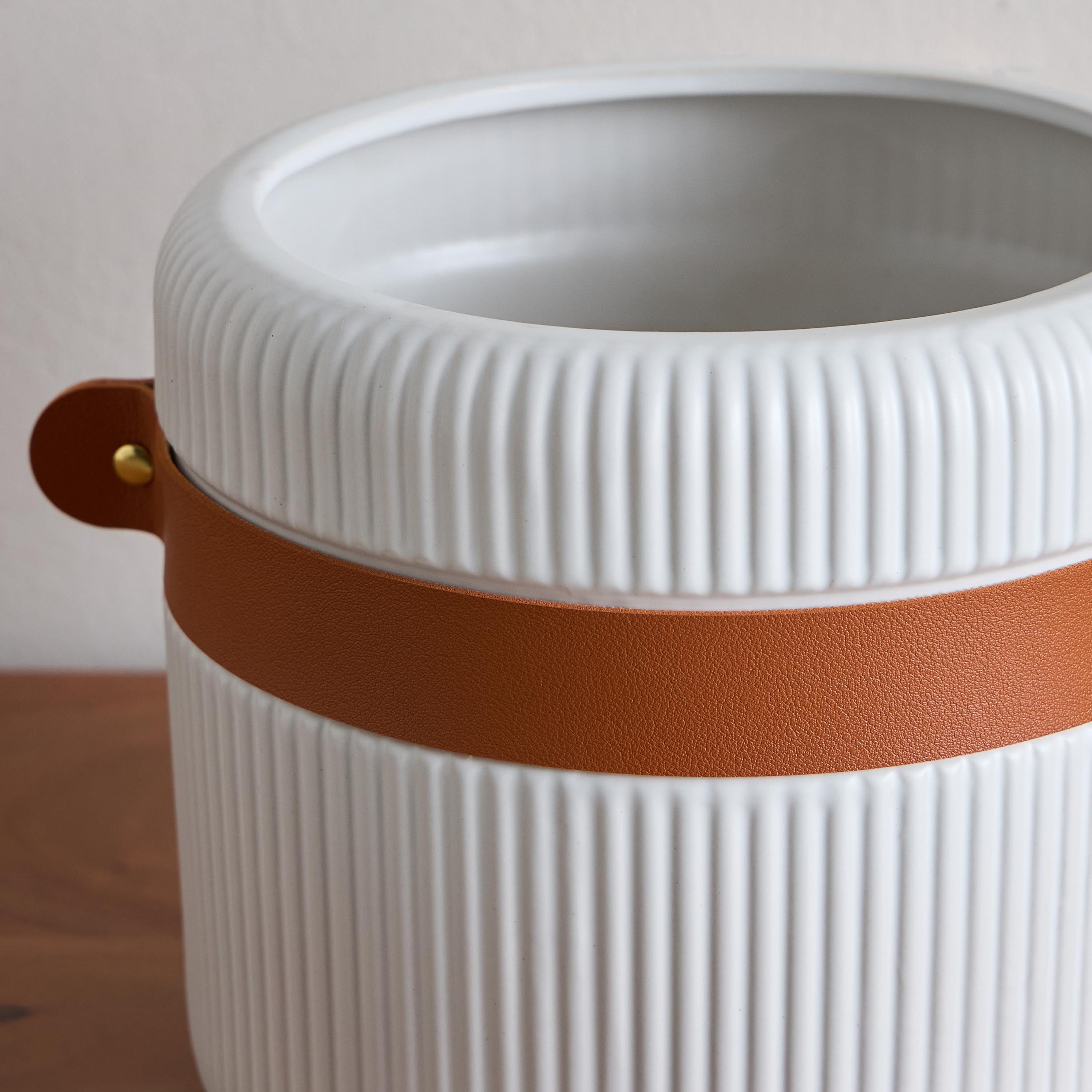Tilden Ribbed Ceramic Planter with PU Band - 20x20x18.3 cm-hbxhomeware-hbxdecorandfurnishings-image-3