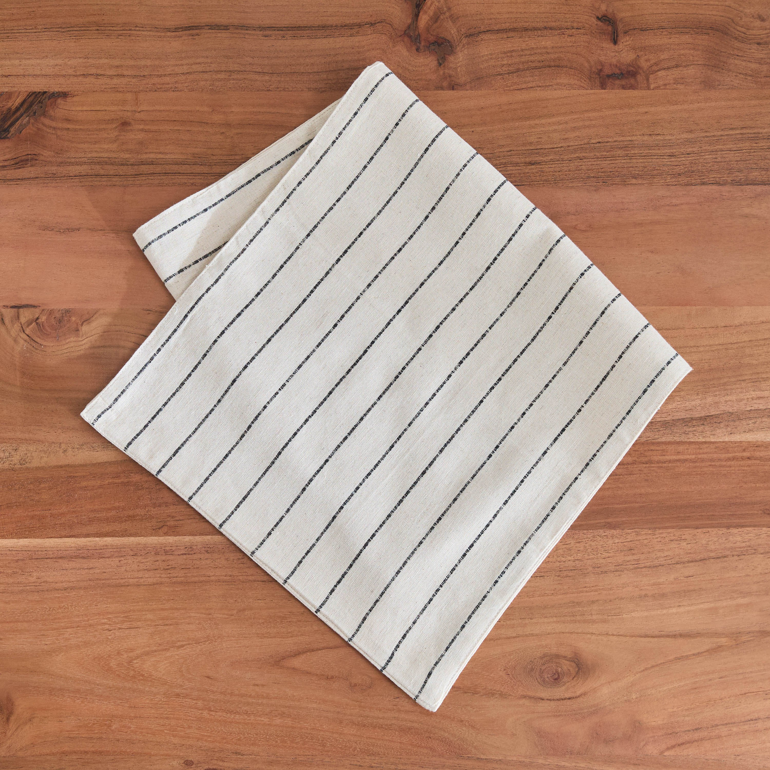 مفرش طاولة مخطط من نوار - 33x180×120 سم-hbxdecorandfurnishings-homefurnishings-tablelinens-image-2