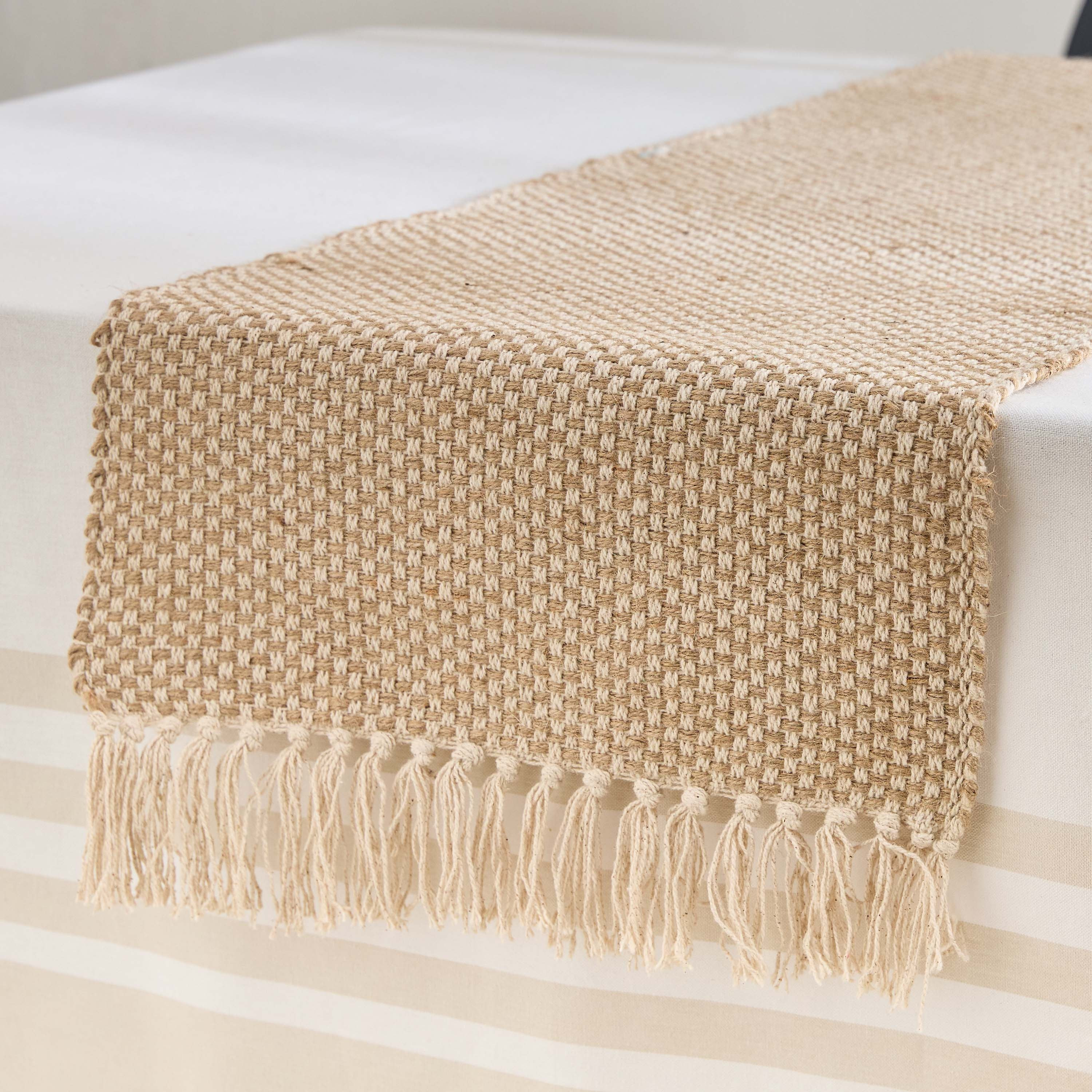 مفرش طاولة منسوج قطن جوت من تيرا- 35×120 سم-hbxdecorandfurnishings-homefurnishings-tablelinens-image-3