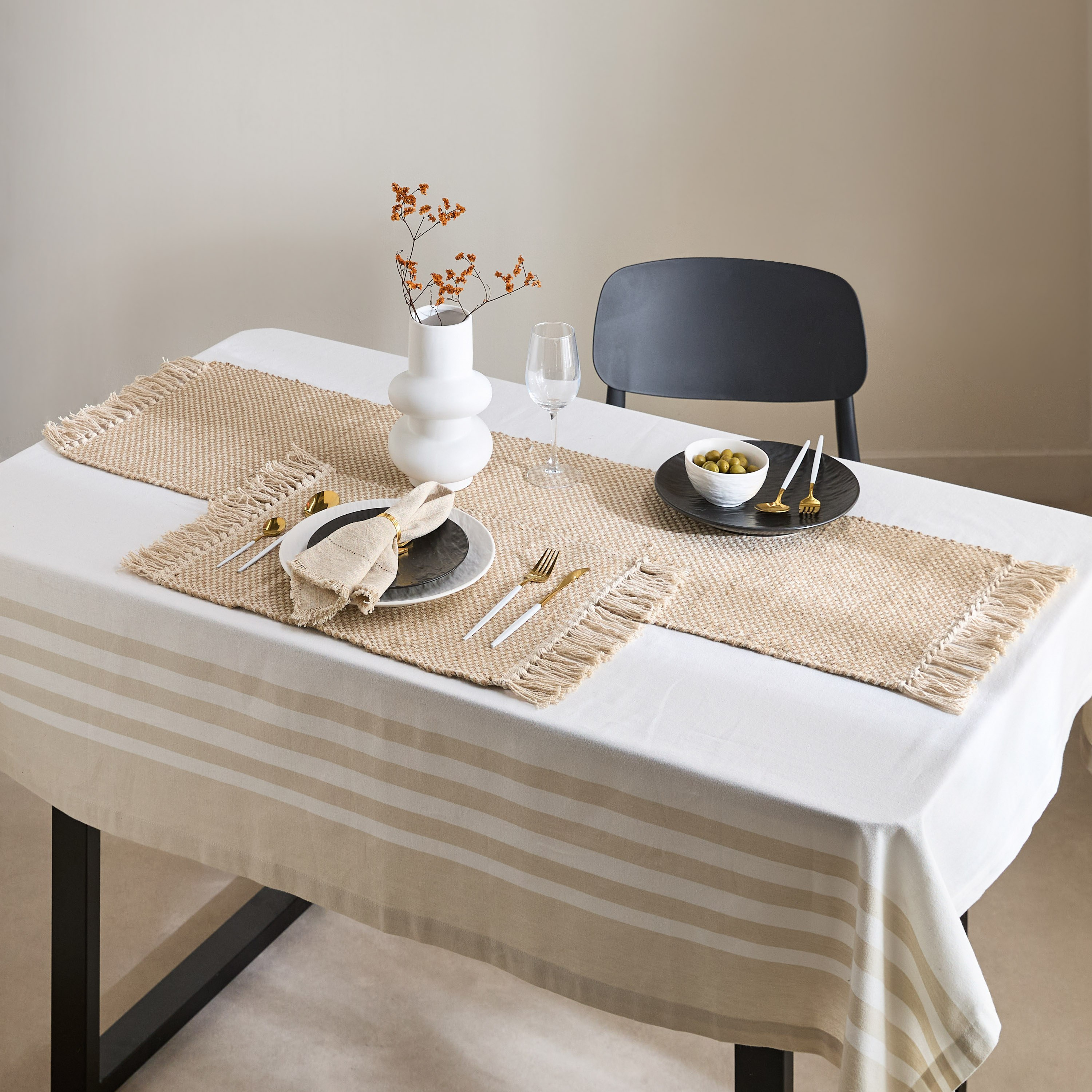 مفرش طاولة منسوج قطن جوت من تيرا- 35×120 سم-hbxdecorandfurnishings-homefurnishings-tablelinens-image-5