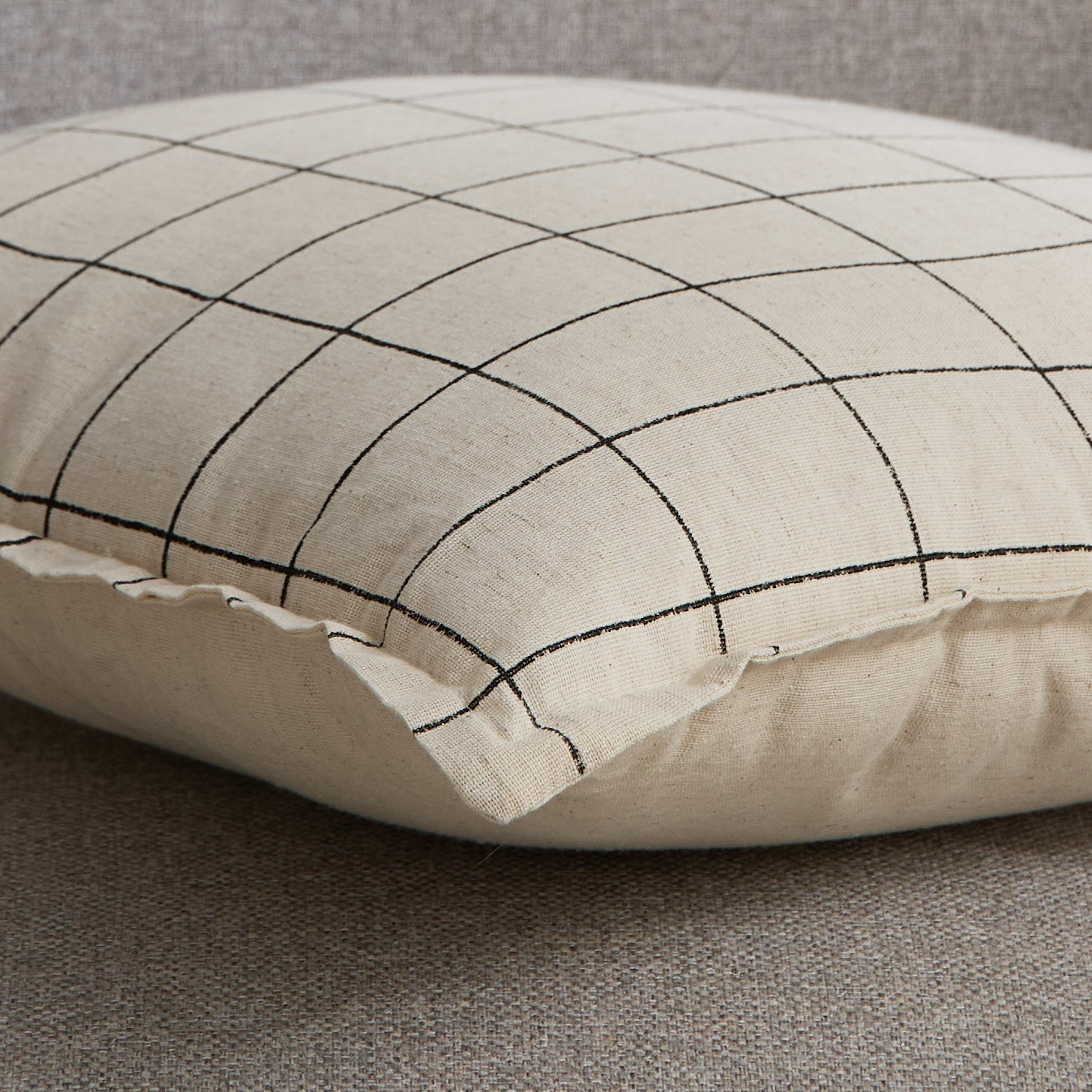 وسادة محشوة مربعات من نوار - 45x45 سم-hbxhomeware-hbxbedroom-image-3