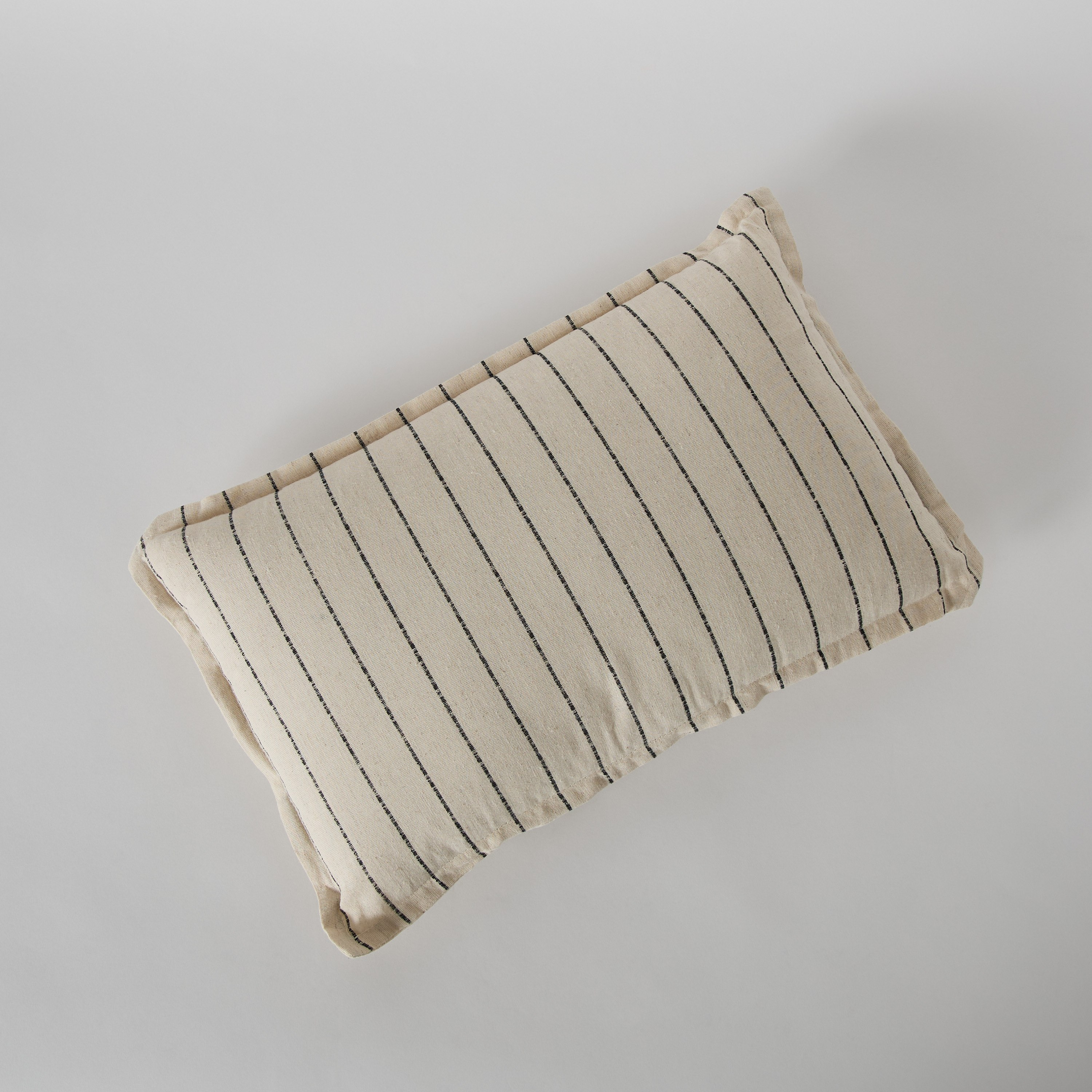 وسادة محشوة مخطّطة من نوار - 30x50 سم-hbxhomeware-hbxbedroom-image-6