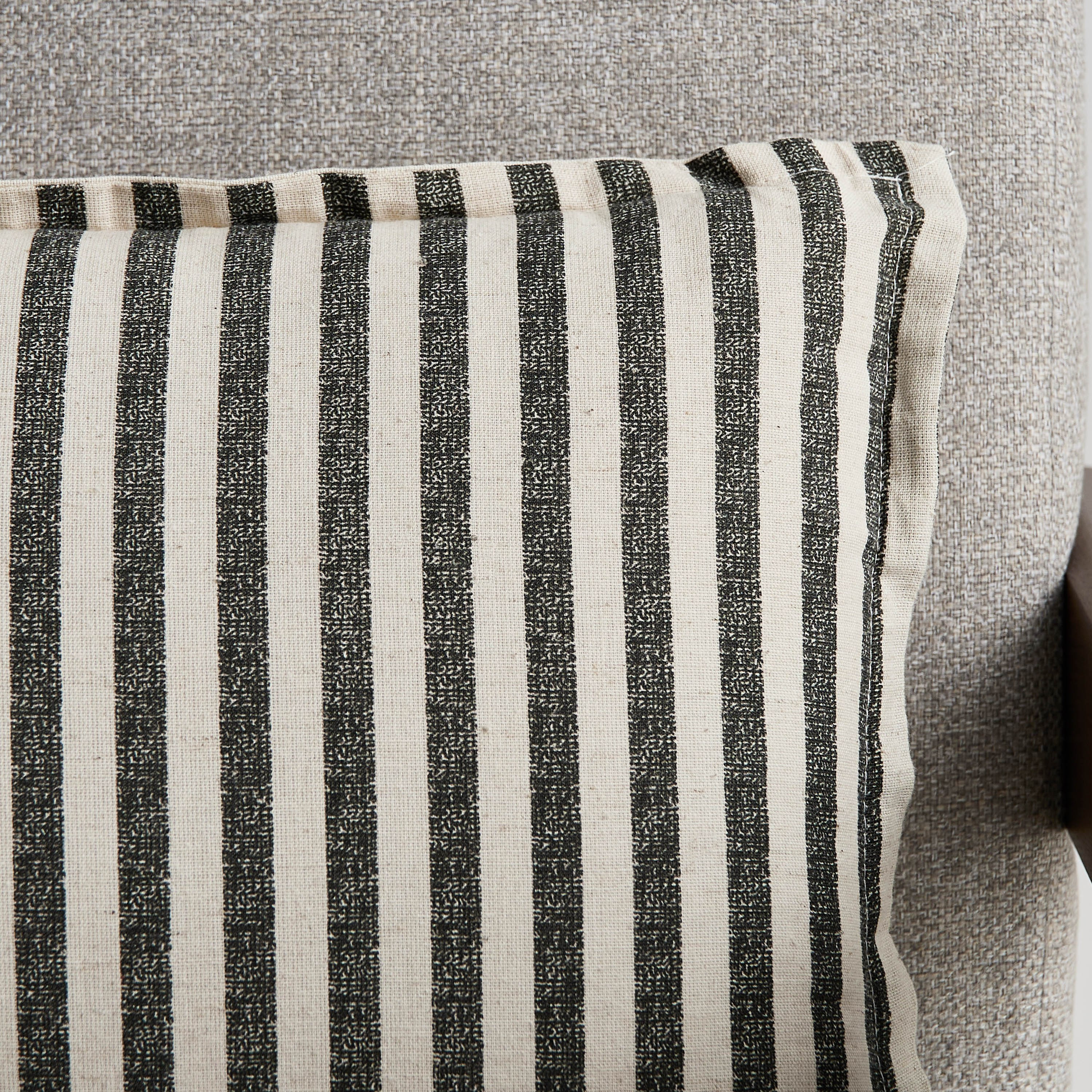 وسادة محشوة بخطوط سميكة من نوار- 30×50 سم-hbxhomeware-hbxbedroom-image-2