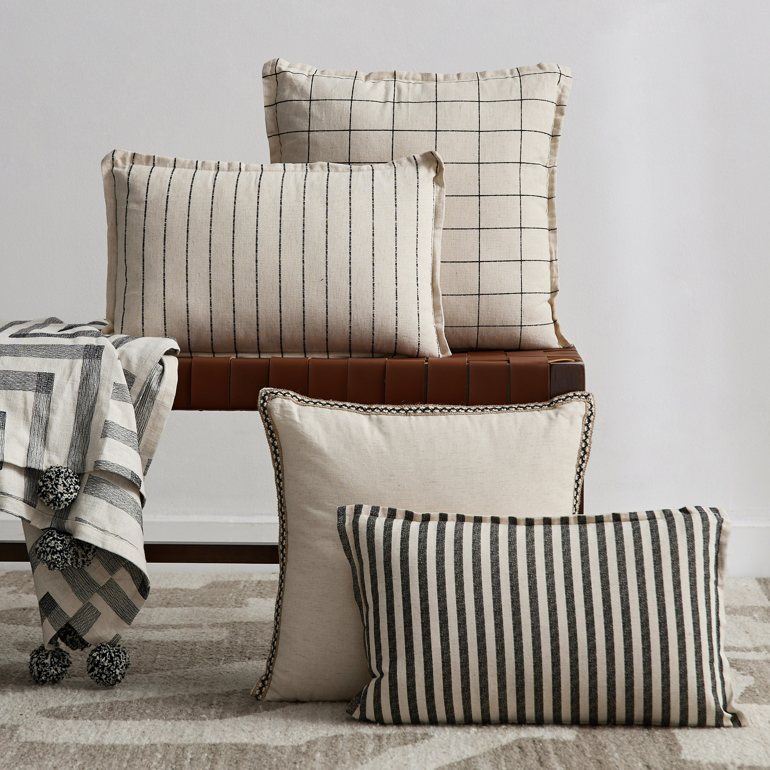 وسادة محشوة بخطوط سميكة من نوار- 30×50 سم-hbxhomeware-hbxbedroom-image-5