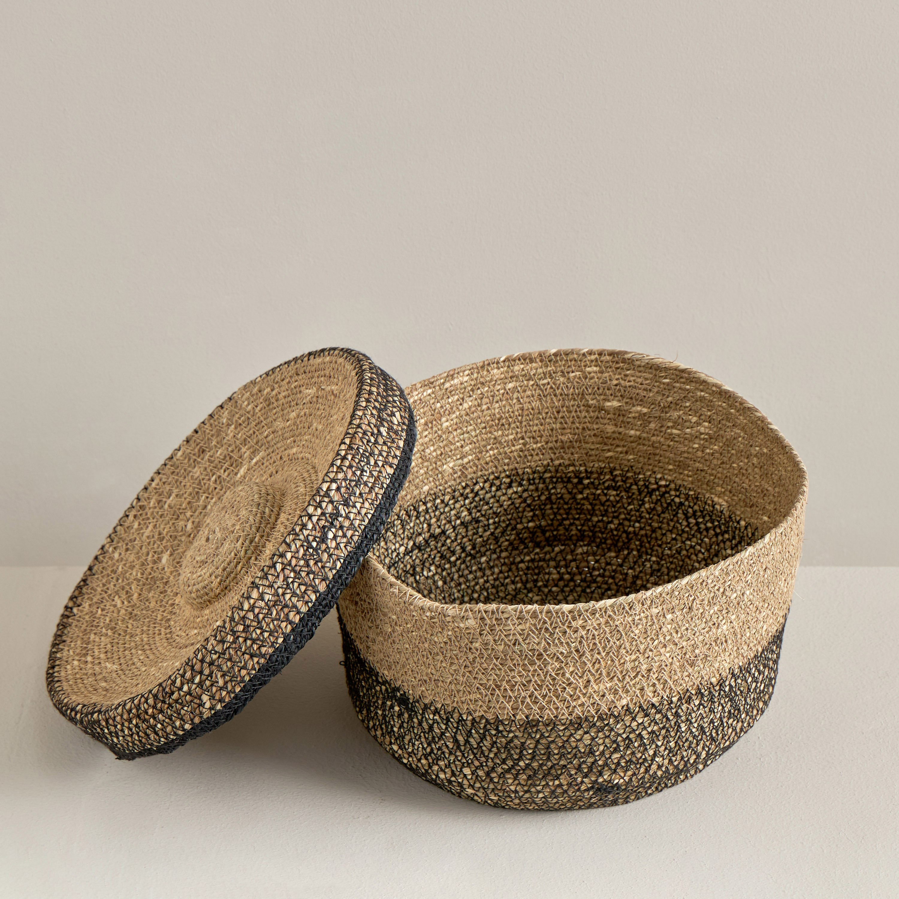Noir Sea Grass Basket with Lid - 24x24x26 cm-hbxhomeware-hbxbathroom-image-2