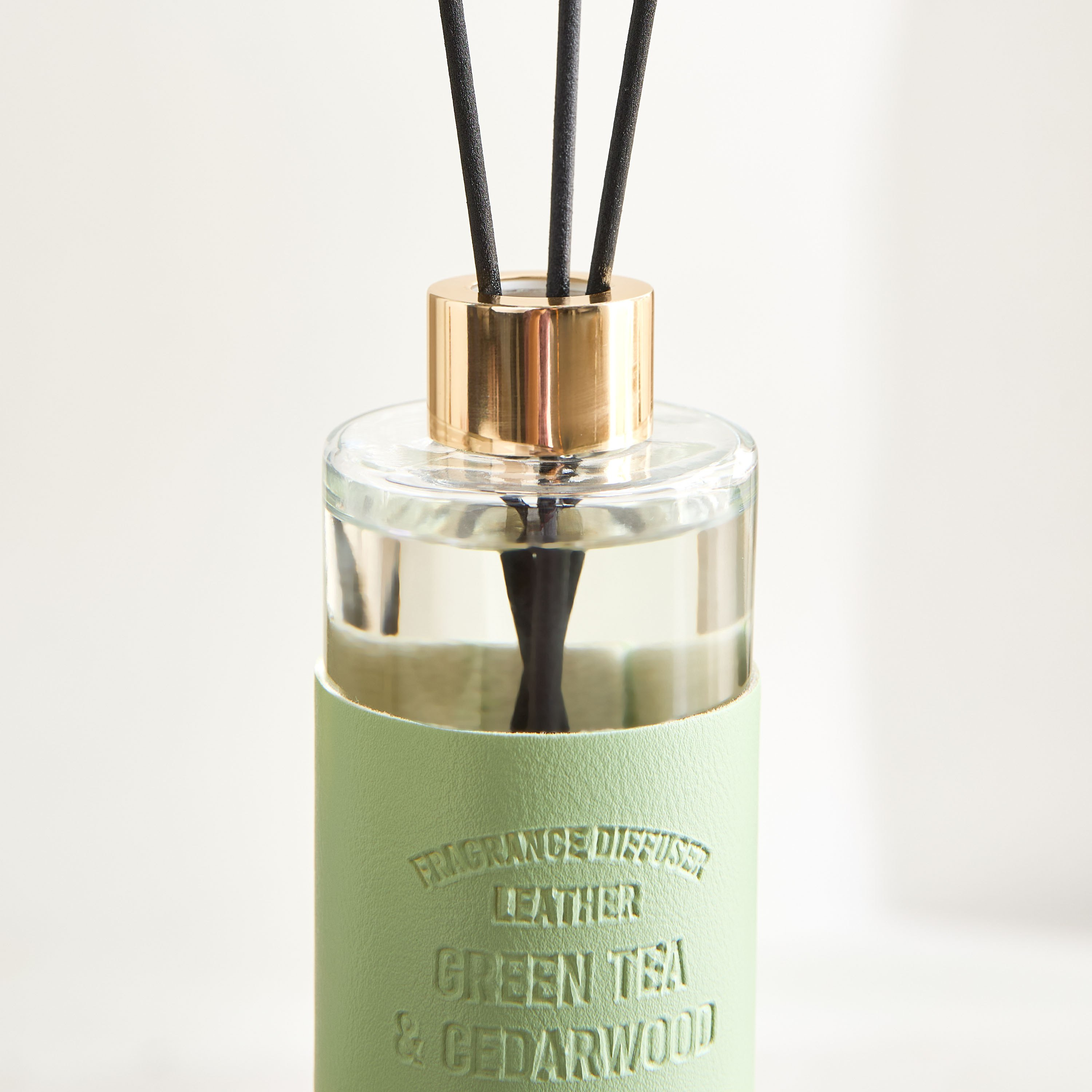موزع عطور بالأعواد برائحة الشاي الأخضر وخشب الأرز أولد وورلد من آبي-hbxbedroom-homefragrance-diffusers-image-3