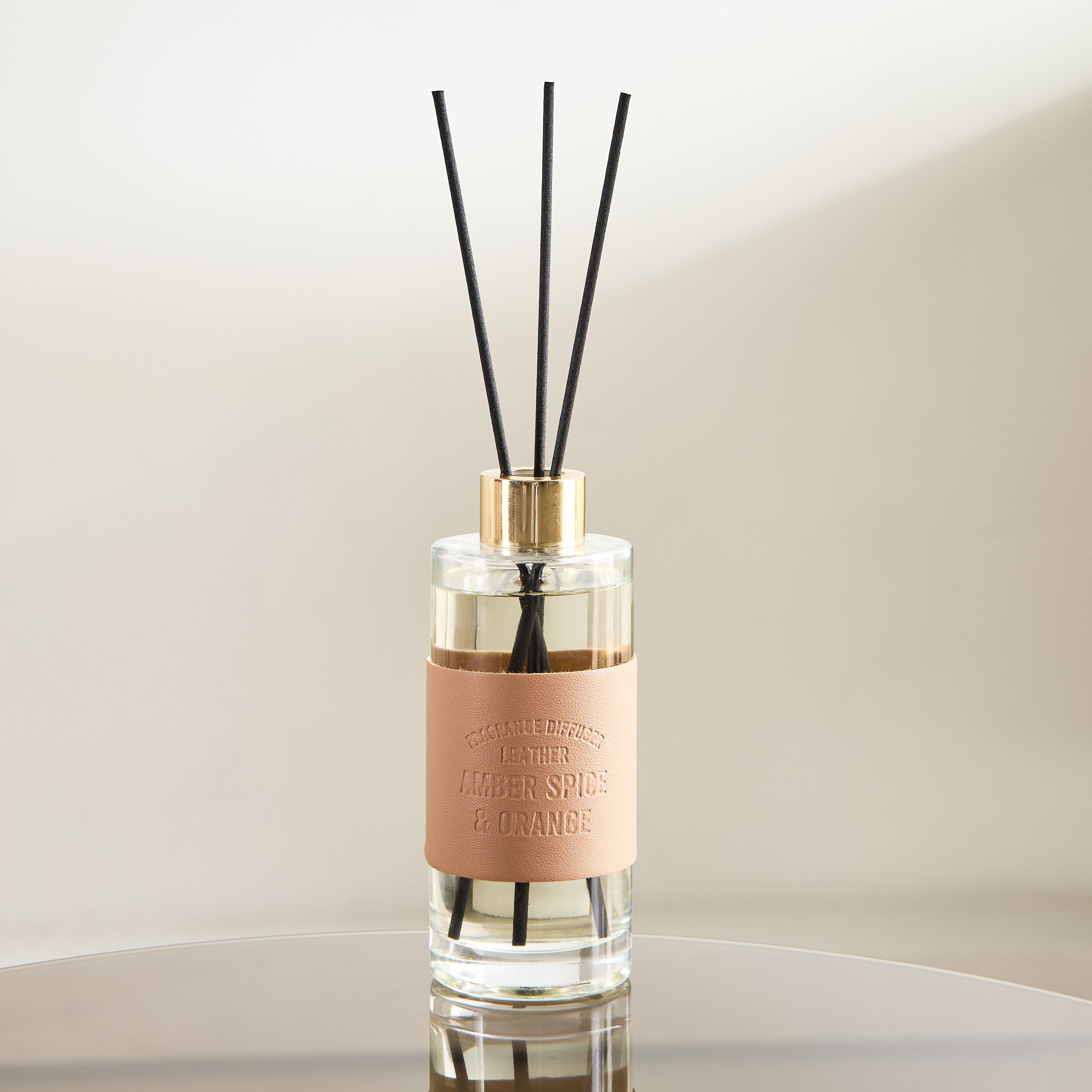 موزع عطور بالأعواد برائحة توابل العنبر والبرتقال أورلد وورلد من آبي-hbxbedroom-homefragrance-diffusers-image-2