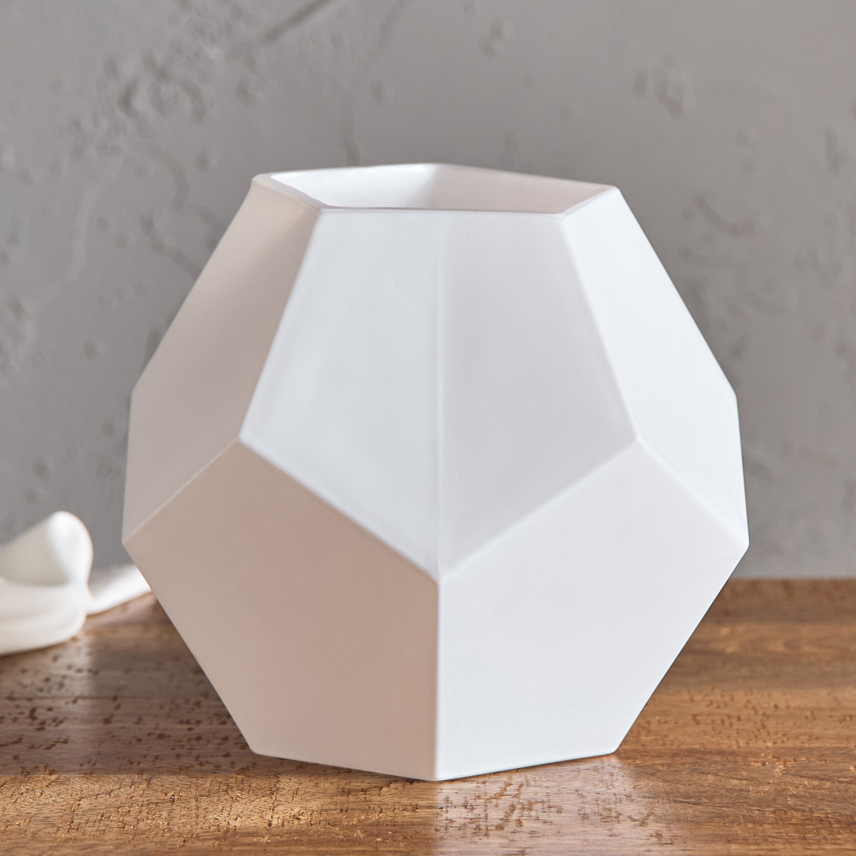 Lemont Geometric Bud Vase - 20x20x17.5 cm-PROMO_HB_AE_B2G2_011025-image-1