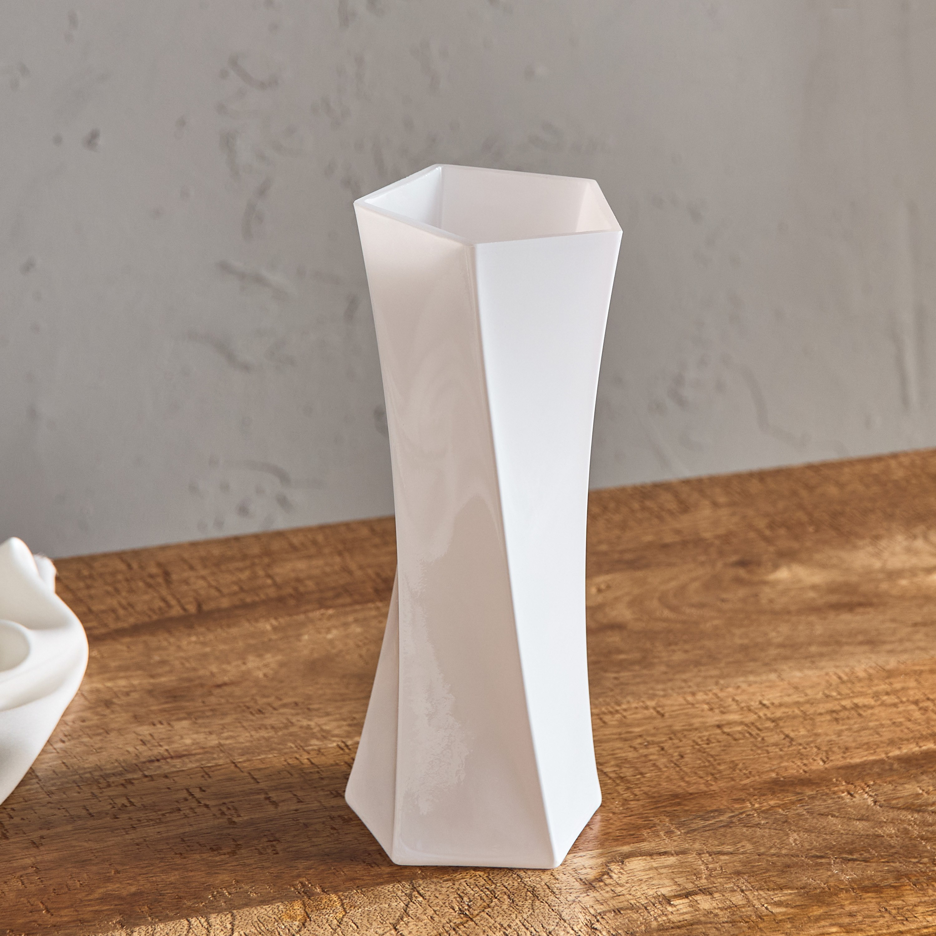 Lemont Geometric Amber Vase - 9x9x23 cm-hbxhomeware-hbxdecorandfurnishings-image-2