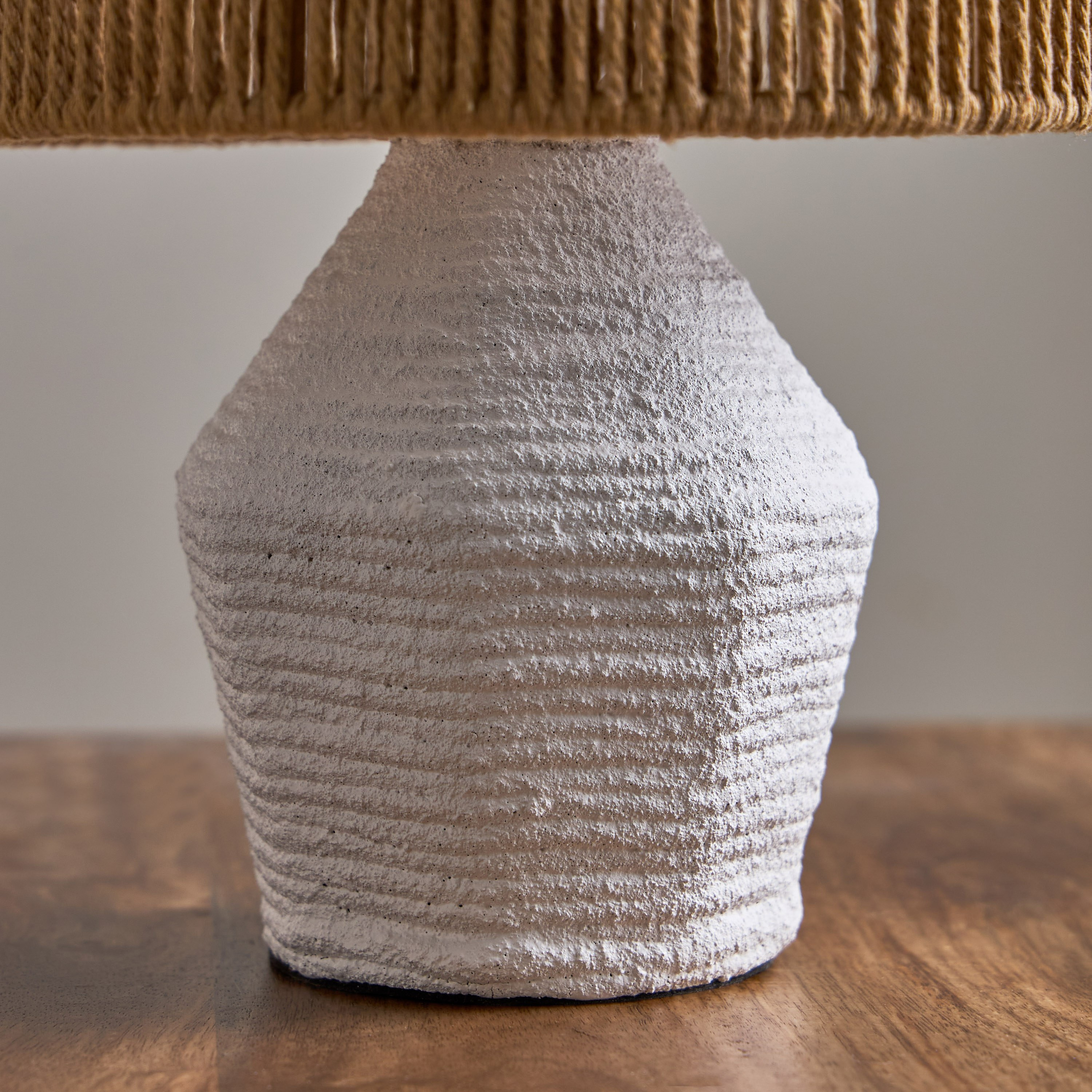 مصباح طاولة إي27 ورق معجّن بغطاء حبال من كوليت - 20.5x20.5x27.5 سم-hbxbedroom-lighting-tablelamps-image-4