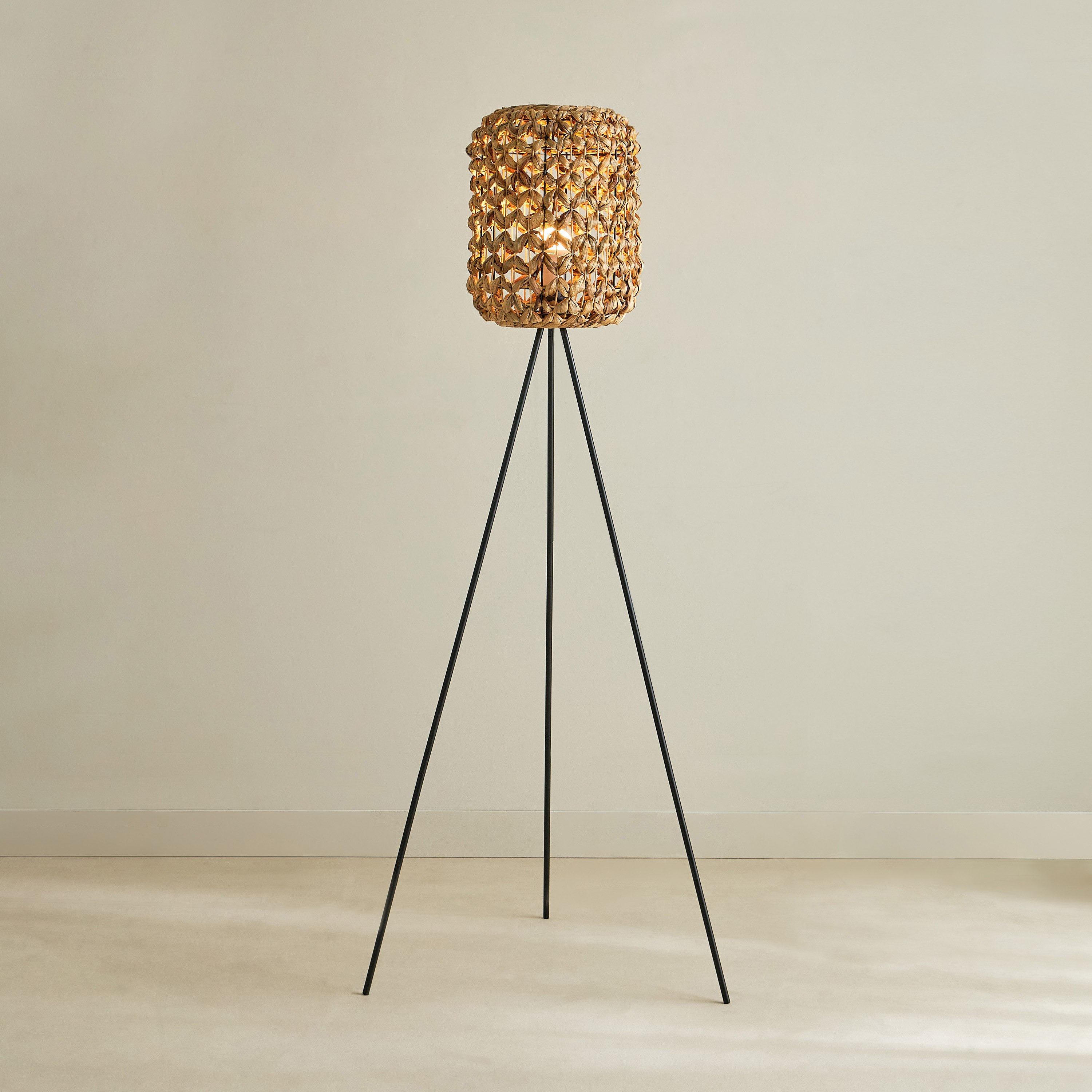 مصباح أرضي إي27 معدن بغطاء عشب البحر من كوليت - 62x58x156 سم-hbxhomeware-hbxlivingroom-image-2