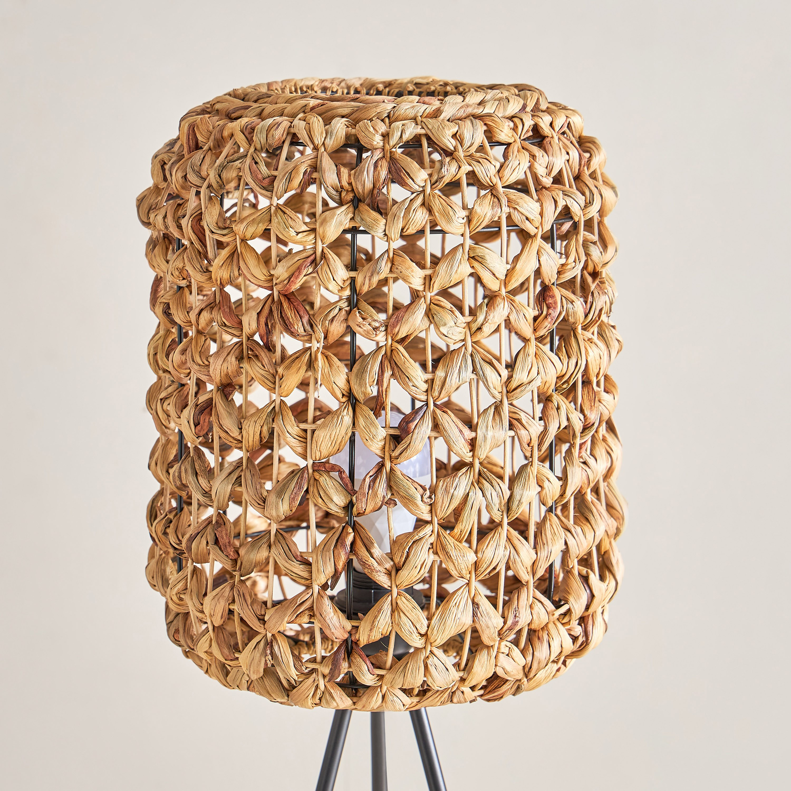 مصباح أرضي إي27 معدن بغطاء عشب البحر من كوليت - 62x58x156 سم-hbxhomeware-hbxlivingroom-image-3