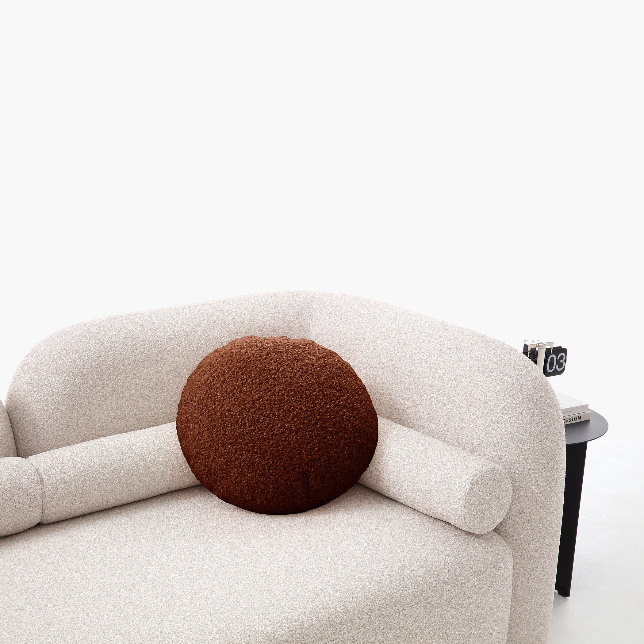 كنبة قماش بـ 3 مقاعد مع وسادتين مستديرة وأسطوانية إن إكس تي من سيول-hbxlivingroom-sofasandarmchairs-sofas-image-6