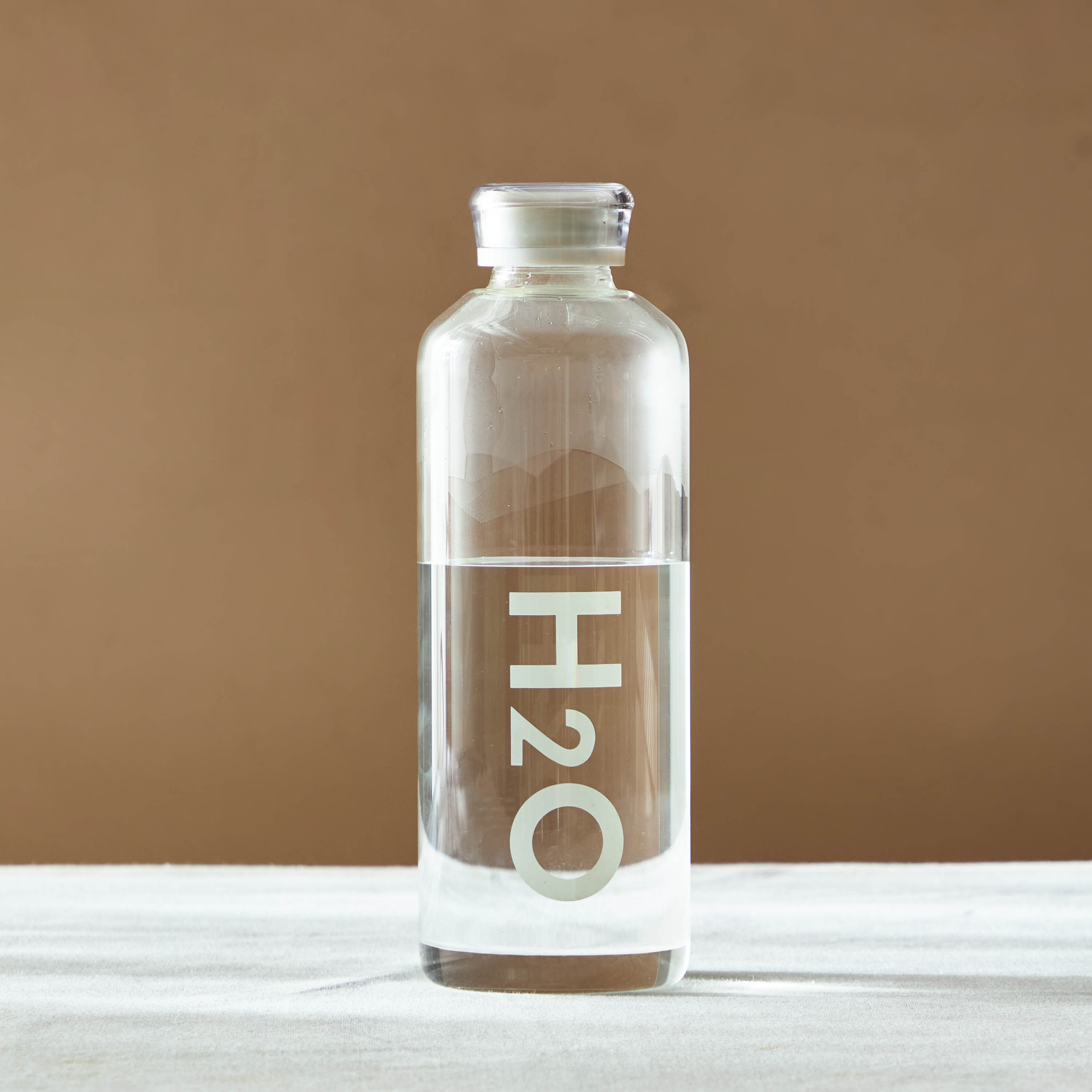قارورة زجاج بوروسيليكات من أوركيد - 1 لتر-hbxhomeware-diningandtabletop-bottles-image-1
