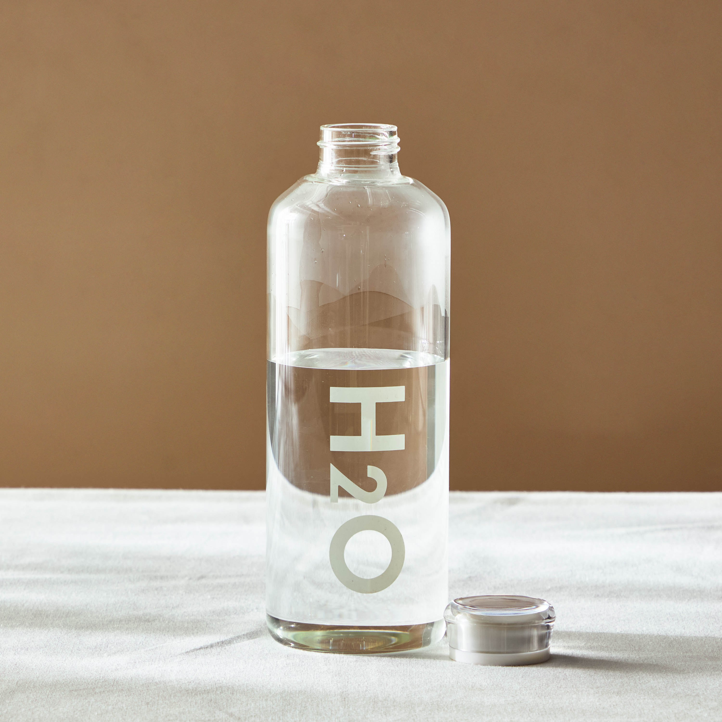 قارورة زجاج بوروسيليكات من أوركيد - 1 لتر-hbxhomeware-diningandtabletop-bottles-image-2