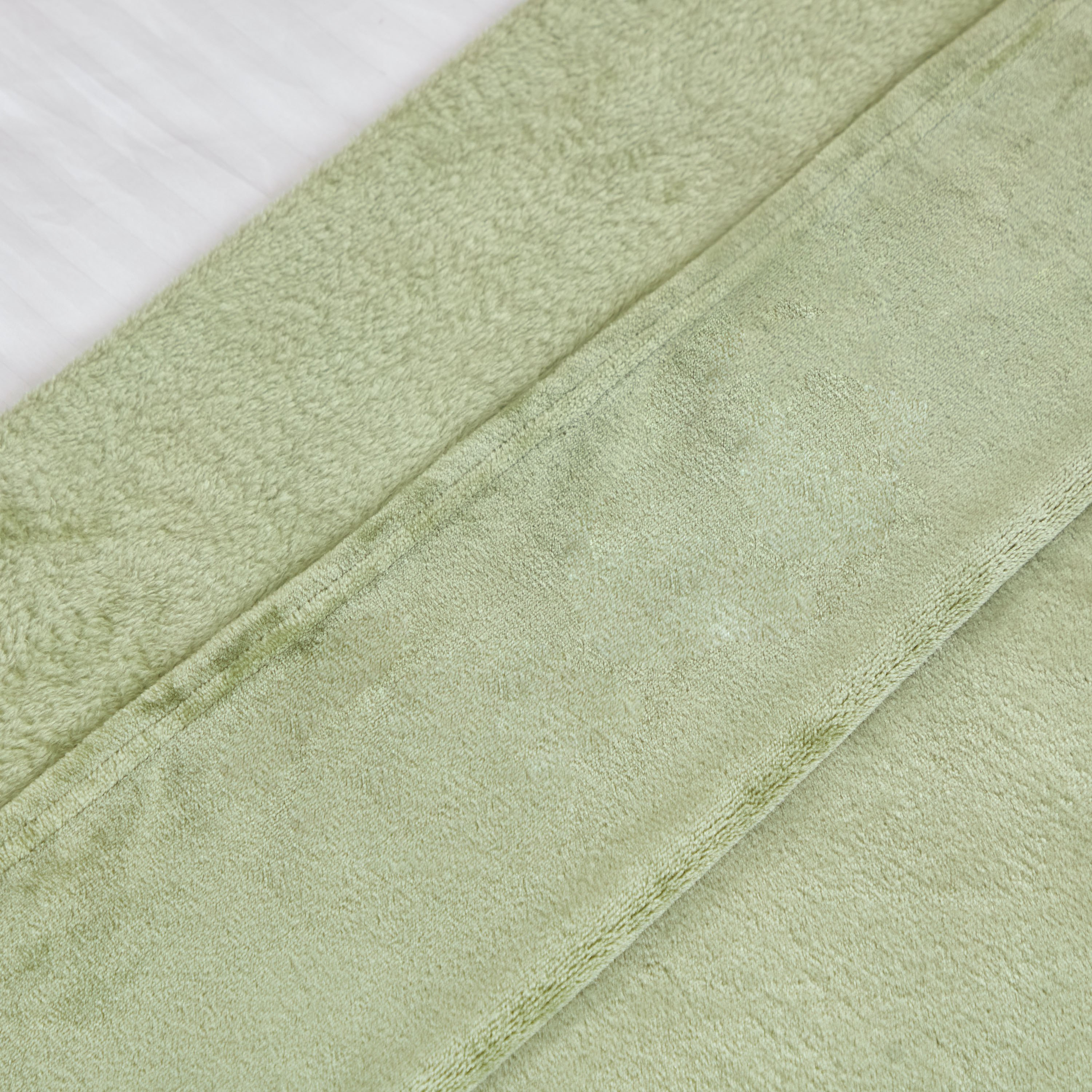 Nova Solid Flannel Twin Blanket - 140x200 cm-PROMO_HB_AE_B2G2_011025-image-3