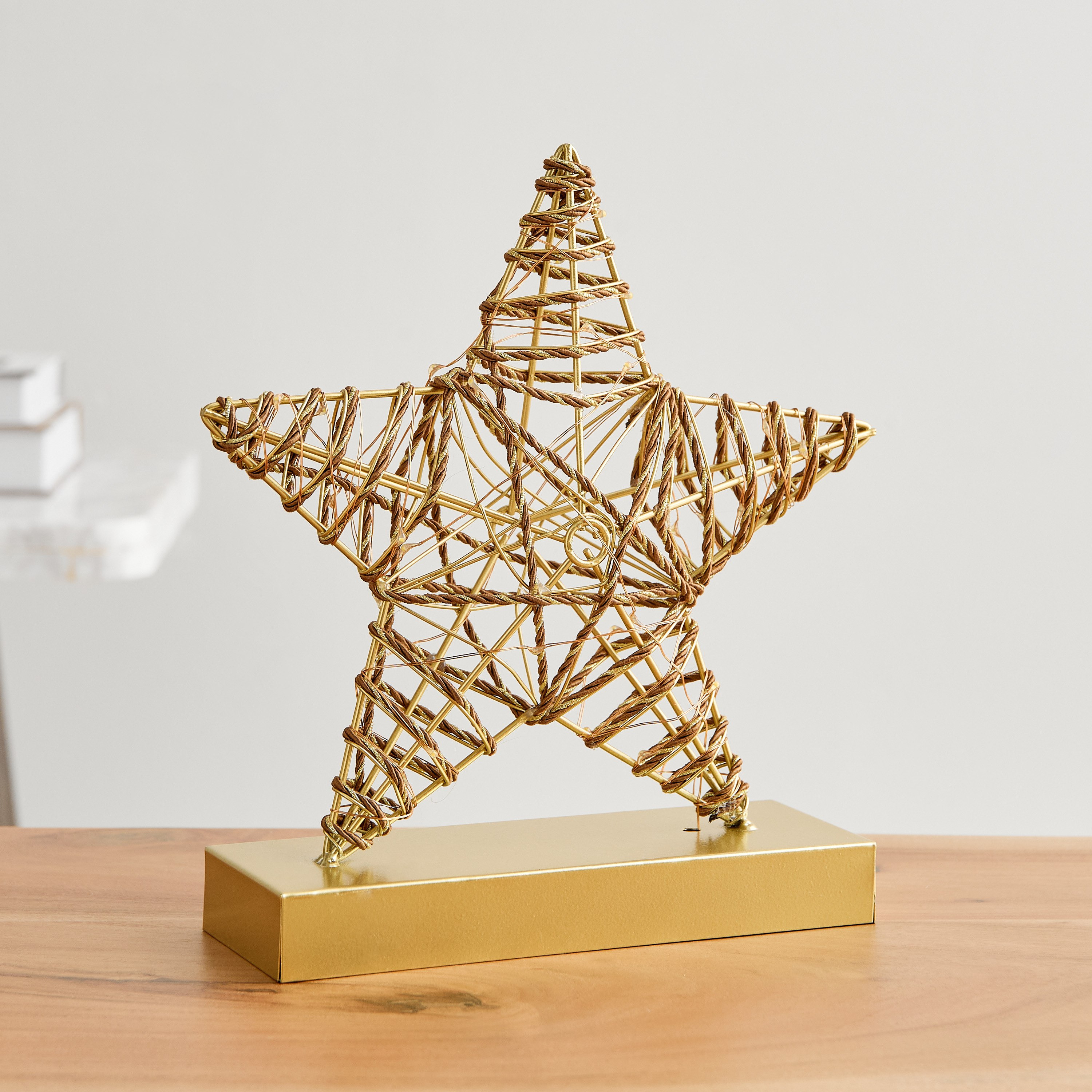 Asher Metal LED Star Accent - 25x7.2x26.5 cm-hbxhomeware-homedecor-figurinesandornaments-image-2