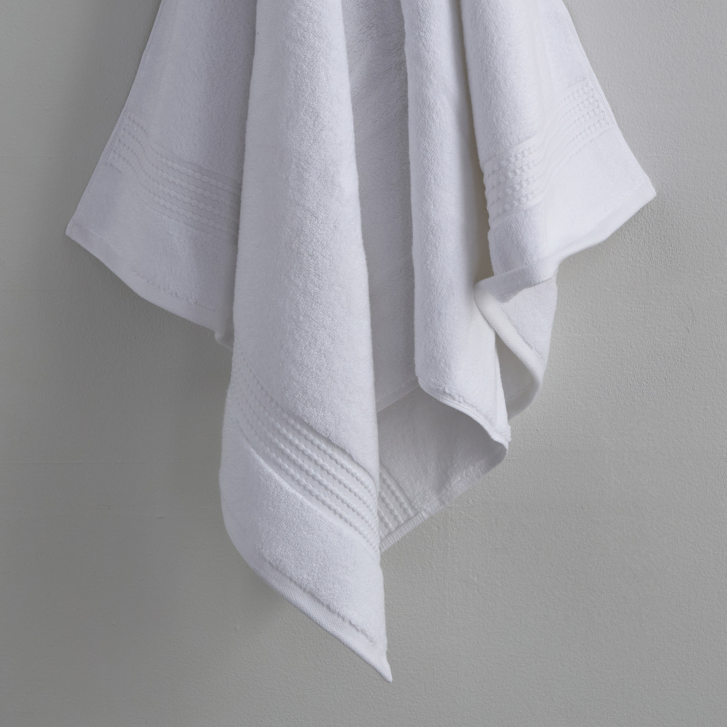 Cloud Soft Serene Zero Twist Bath Towel - 70x140 cm-hbxbathroom-bathroomtextiles-image-3