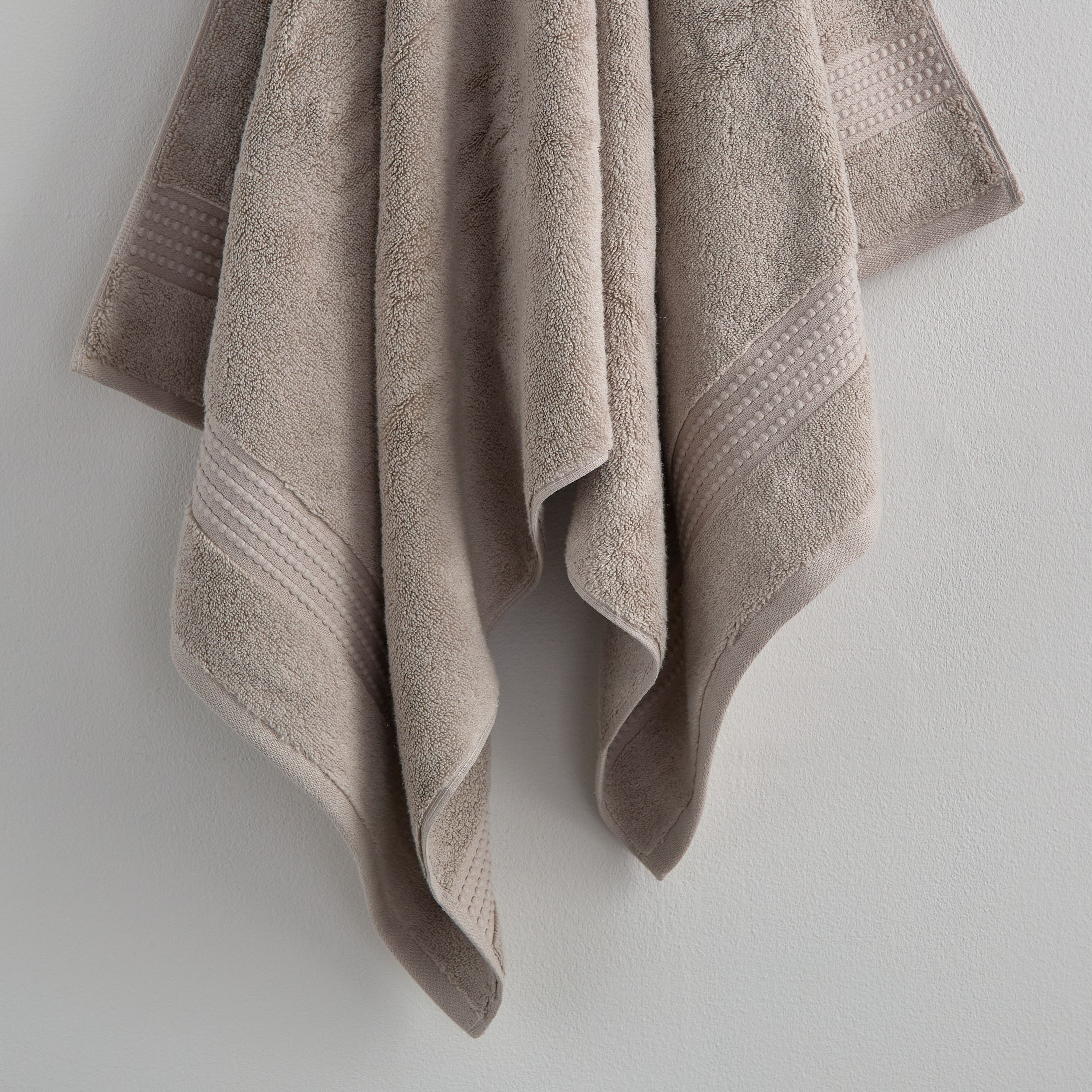 Cloud Soft Serene Zero Twist Bath Towel - 70x140 cm-hbxbathroom-bathroomtextiles-image-3