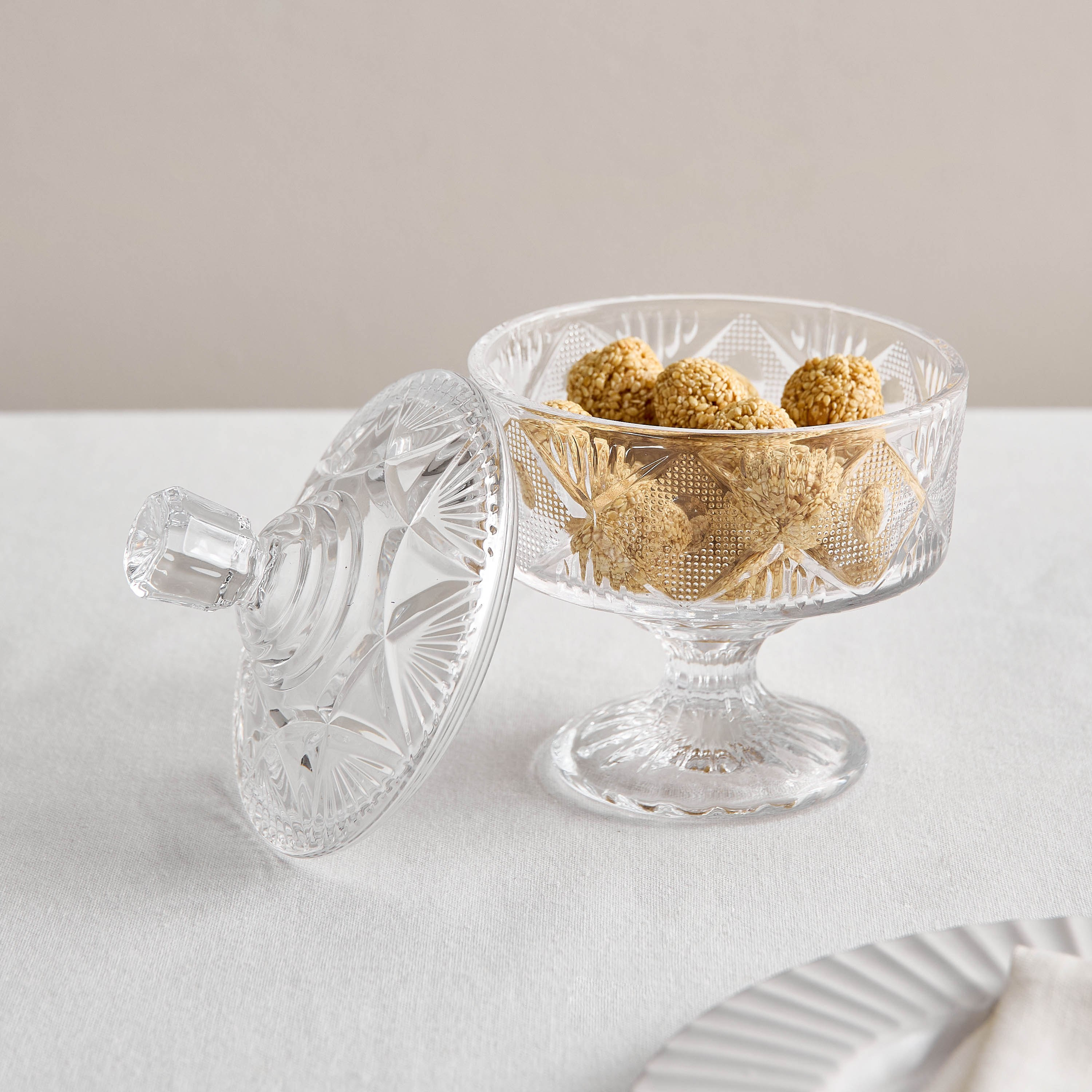 وعاء حلوى مع قاعدة وغطاء - 12.5 × 12.5 × 17.5 سم-hbxdecorandfurnishings-tabletop-serveware-image-1
