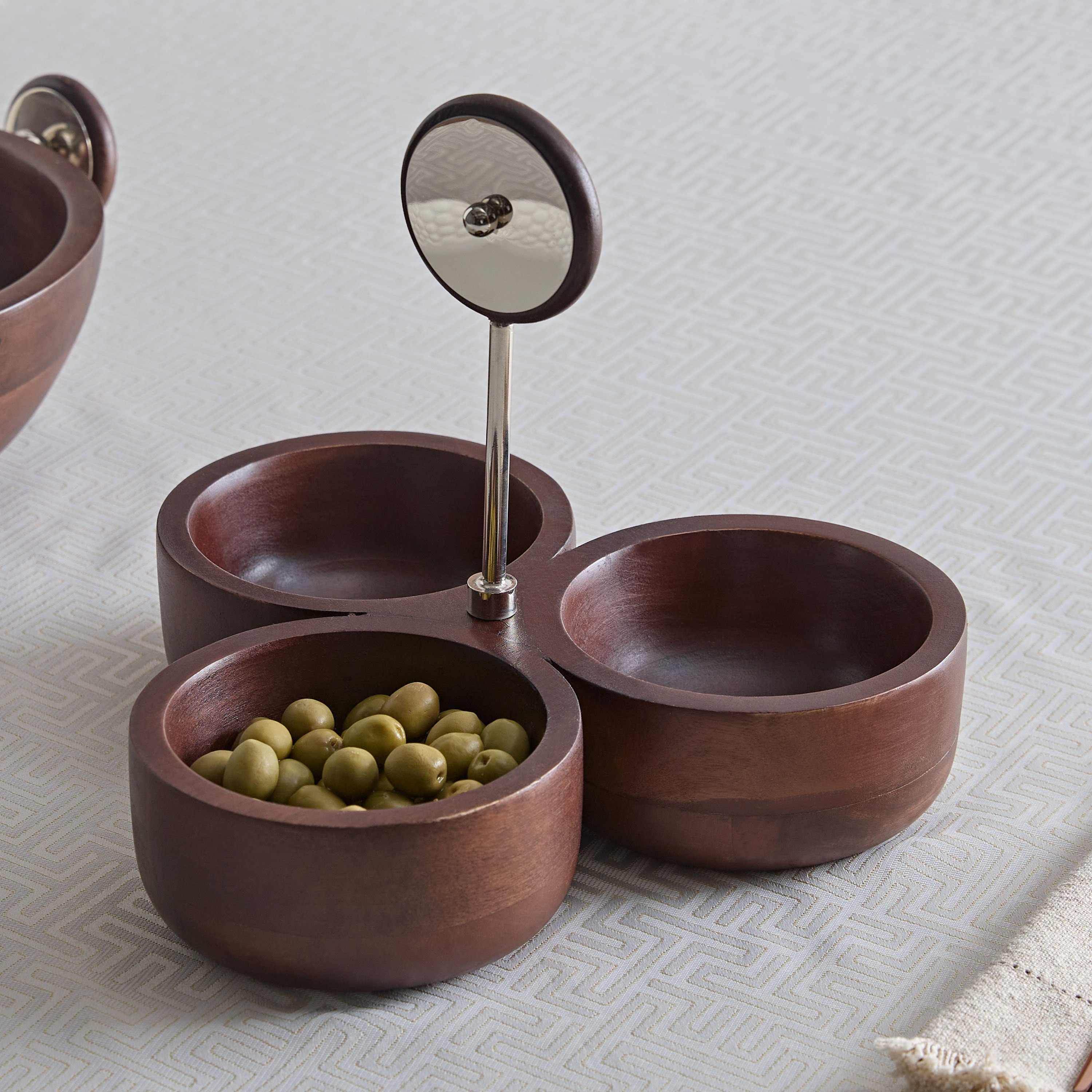صحن خشبي بـ3 أقسام للمكسرات وساق عجلة من أوبجي- 28 سم-hbxdecorandfurnishings-tabletop-serveware-image-1
