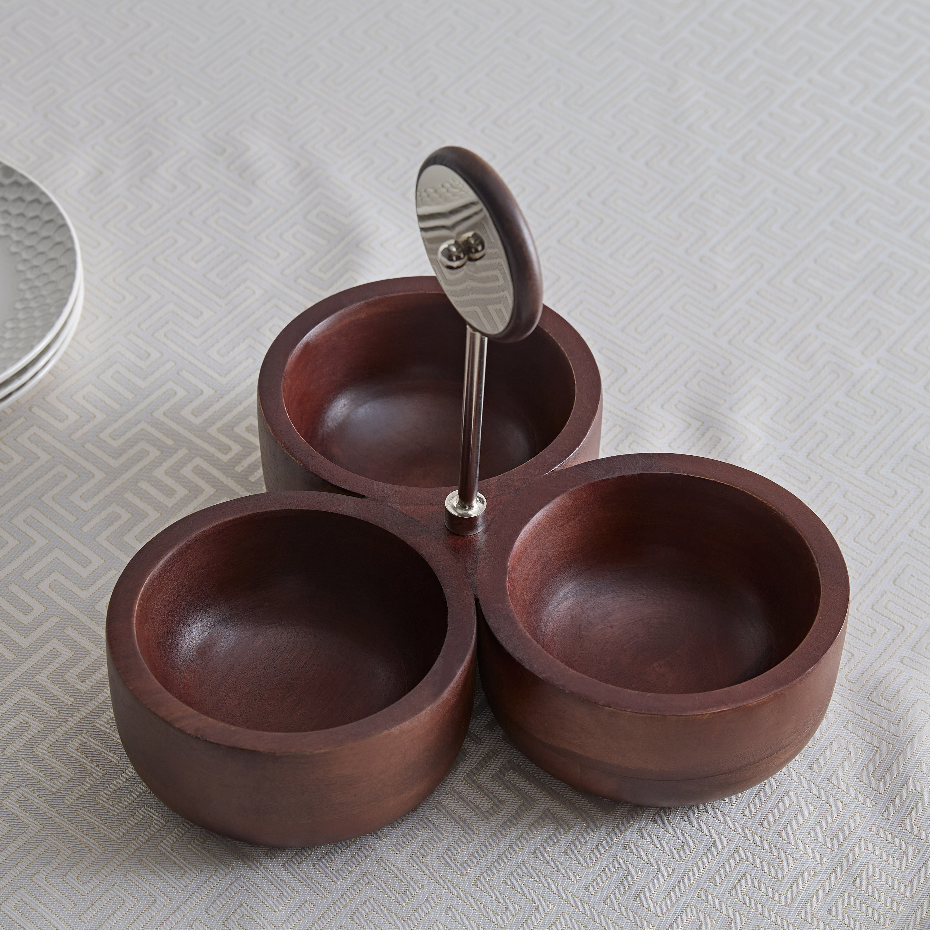 صحن خشبي بـ3 أقسام للمكسرات وساق عجلة من أوبجي- 28 سم-hbxdecorandfurnishings-tabletop-serveware-image-2