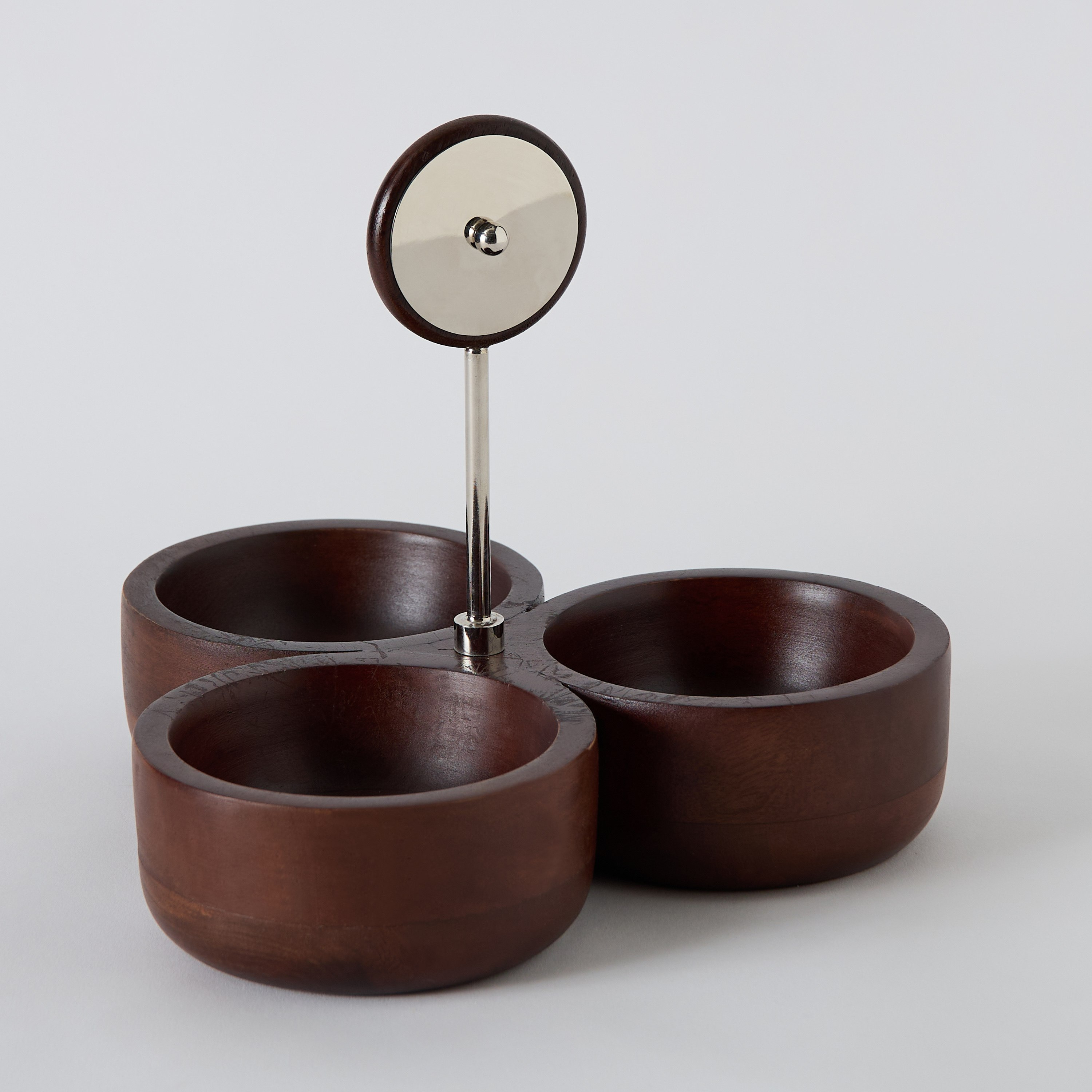 صحن خشبي بـ3 أقسام للمكسرات وساق عجلة من أوبجي- 28 سم-hbxdecorandfurnishings-tabletop-serveware-image-6