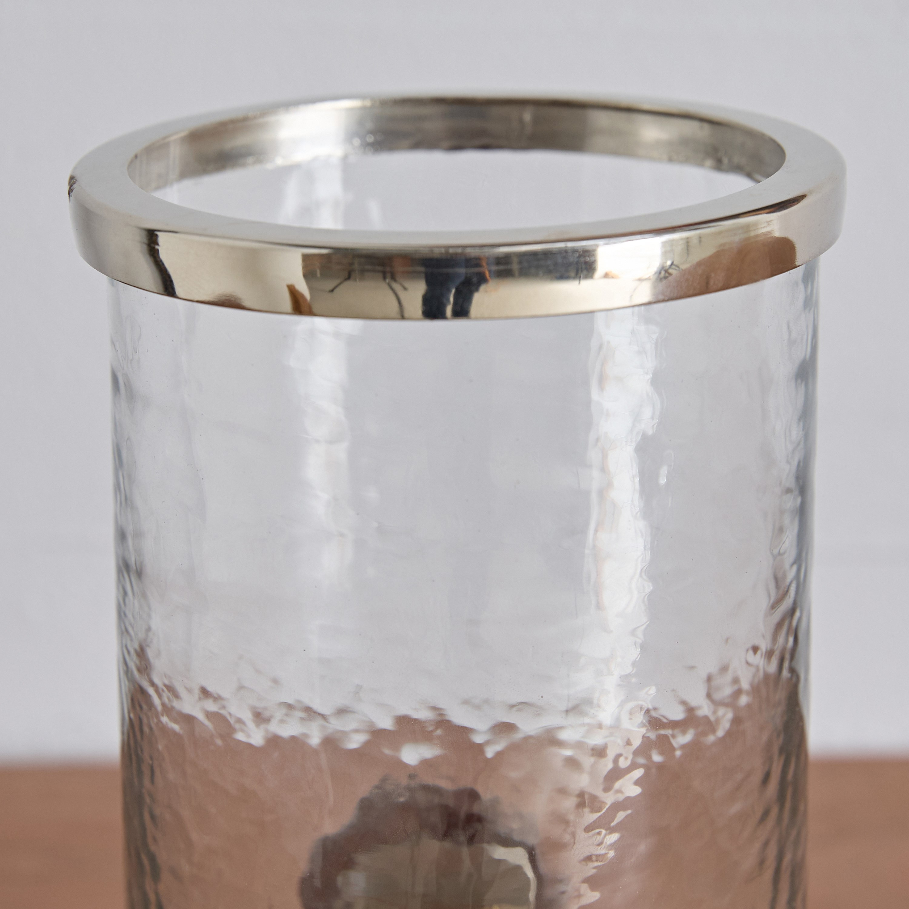 حامل شموع صغيرة فانوس زجاج مع قاعدة بعجلات من أورا - 15x15x19 سم-hbxlivingroom-decorandaccessories-candleholders-image-3