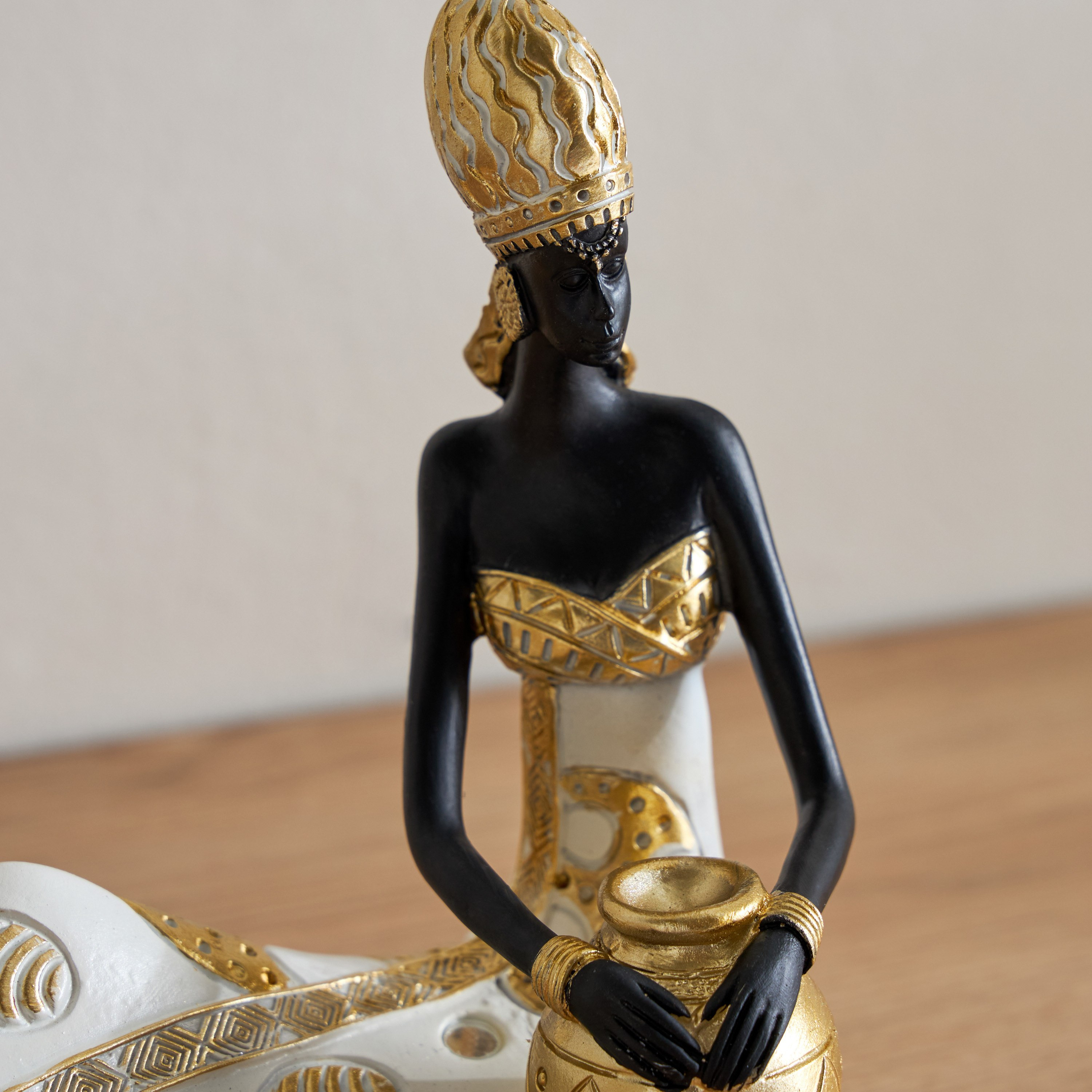 تمثال سيدة جالسة بوليريسين من مارسيل  - 24.5x9.5x19 سم-hbxhomeware-homedecor-figurinesandornaments-image-3